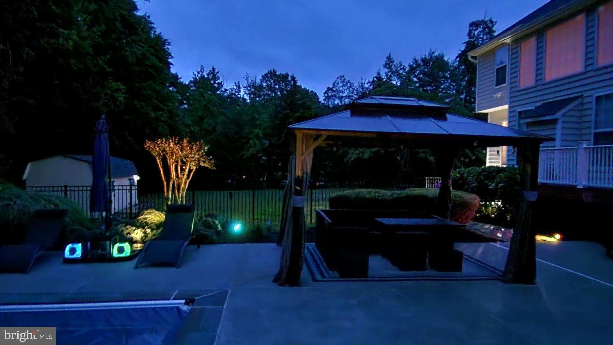 WHISPER CREEK - Residential