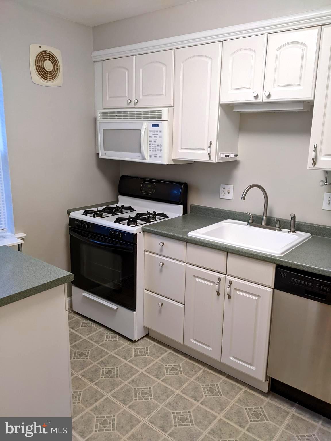 BELLE VIEW - Residential Lease
