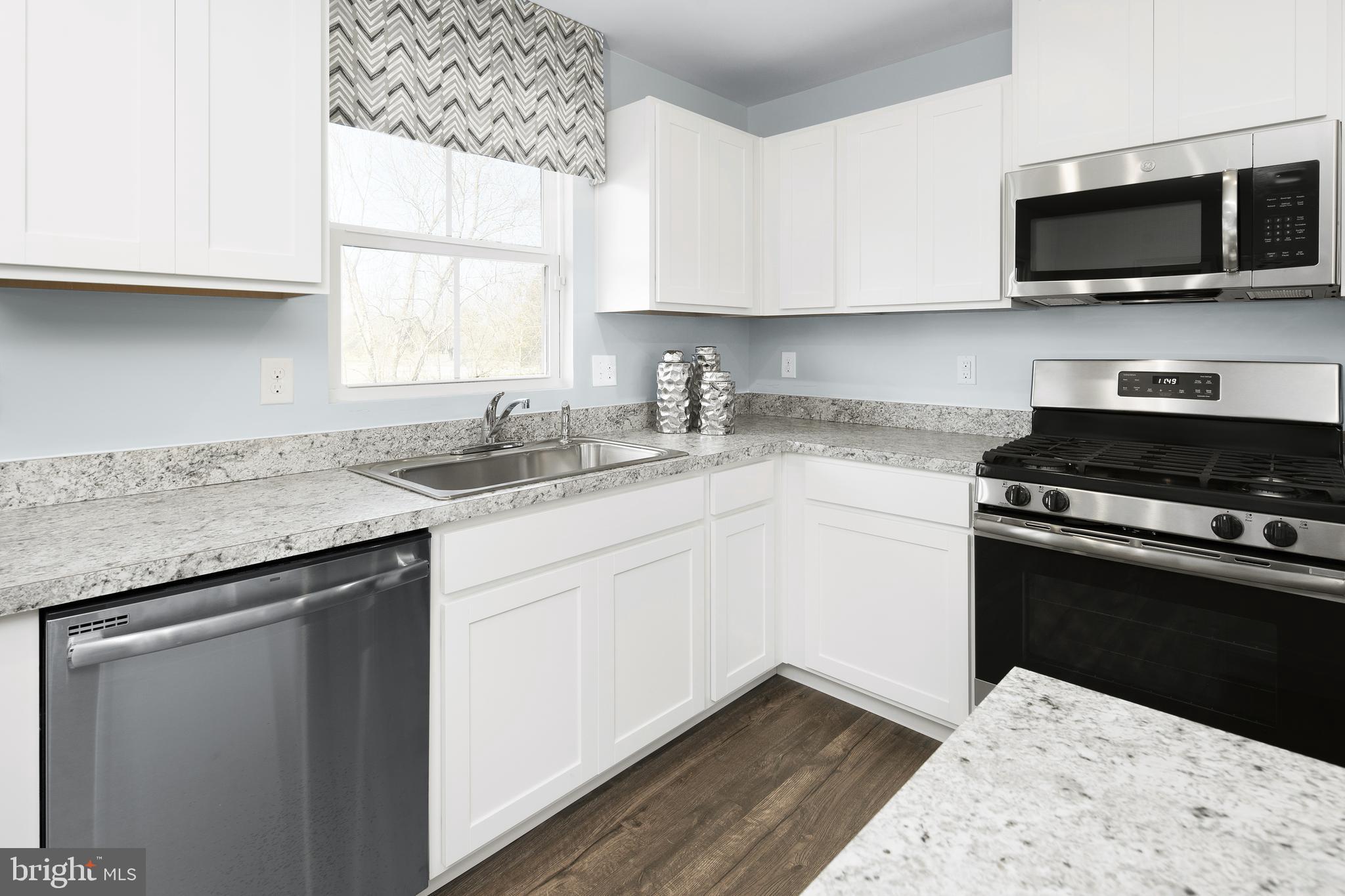 THE LAKES AT MARTINSBURG - Residential