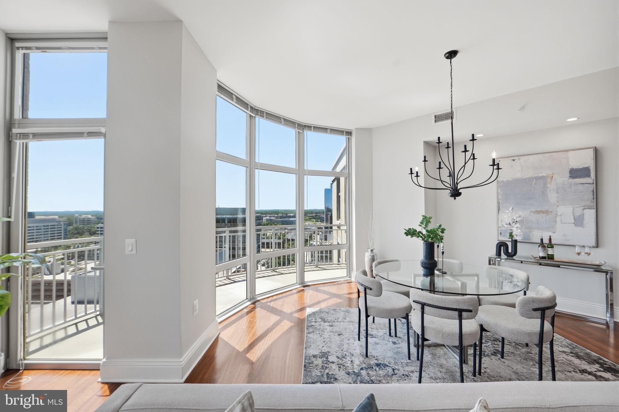 MIDTOWN AT RESTON TOWN CENTER - Residential