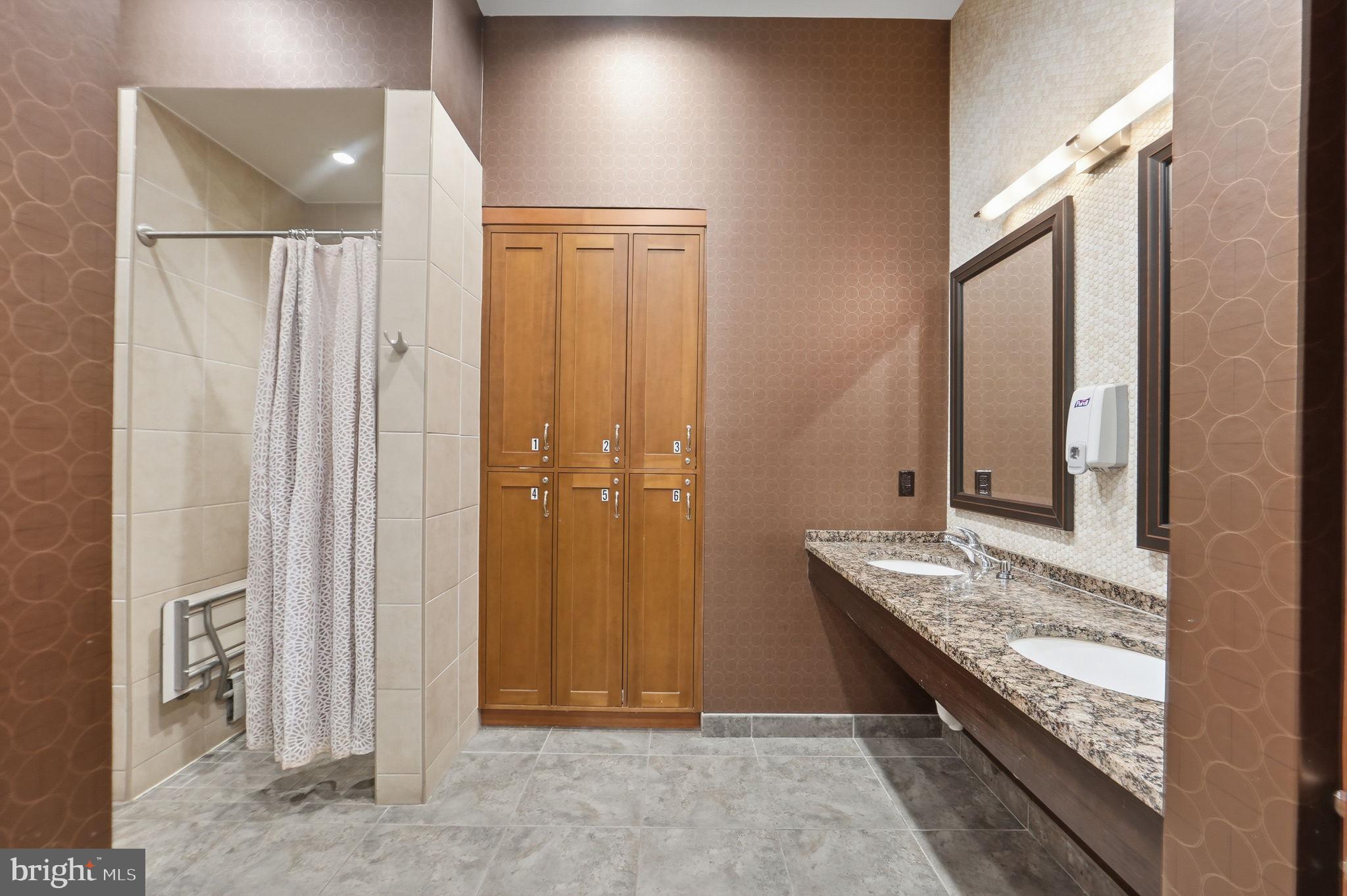 MIDTOWN AT RESTON TOWN CENTER - Residential