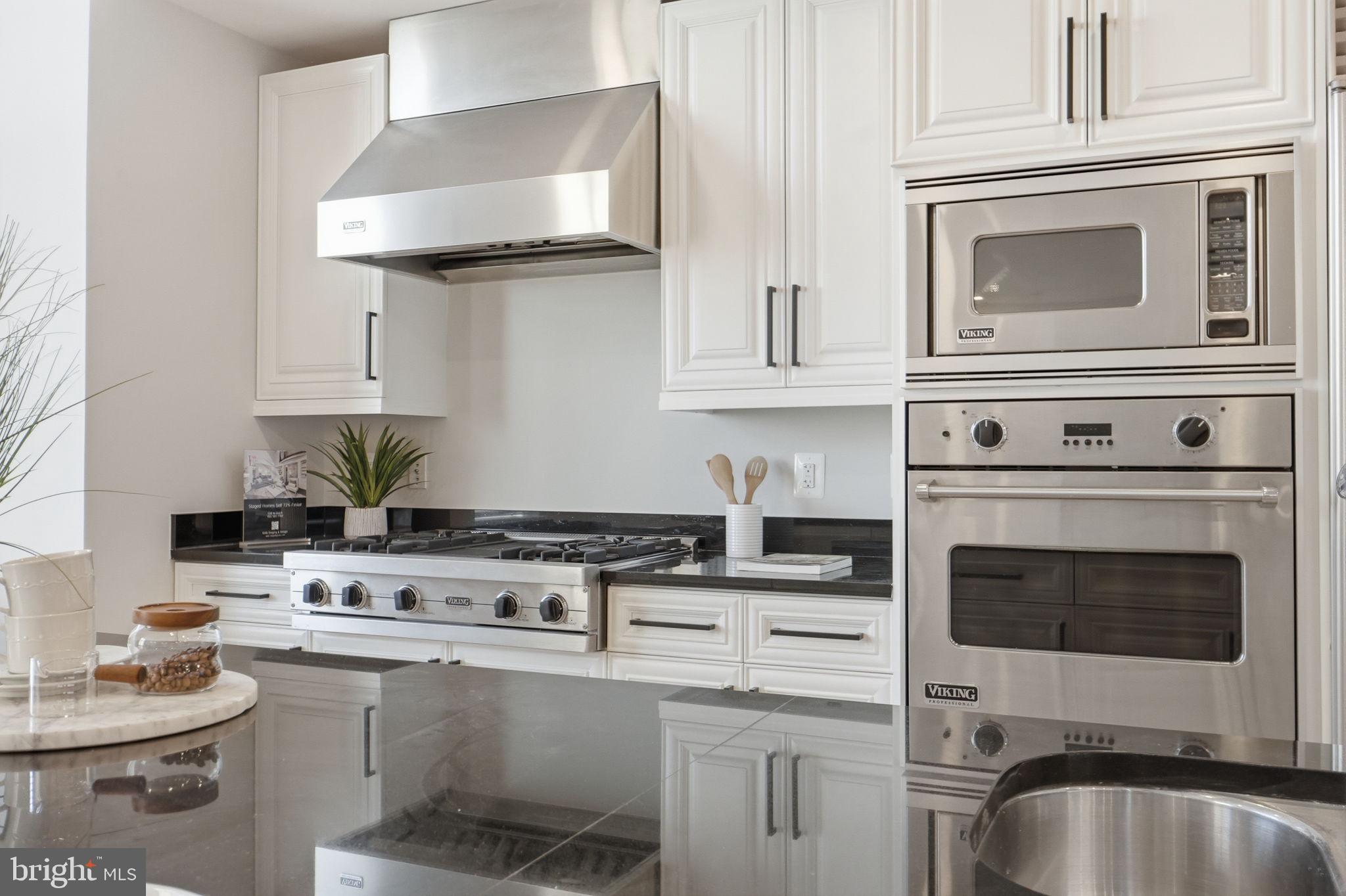 MIDTOWN AT RESTON TOWN CENTER - Residential