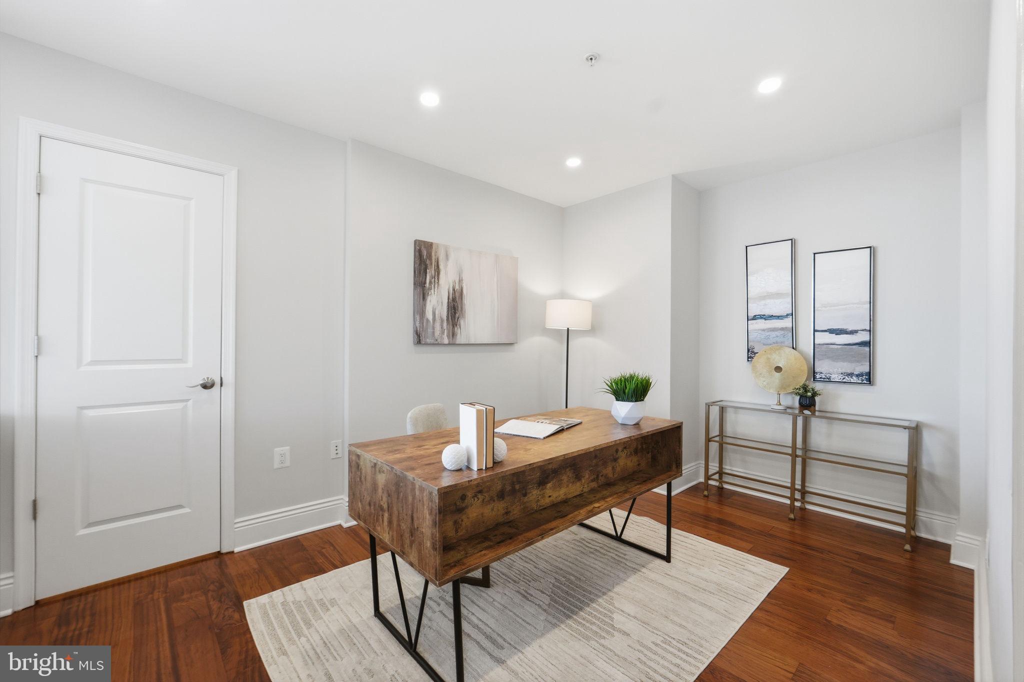 MIDTOWN AT RESTON TOWN CENTER - Residential