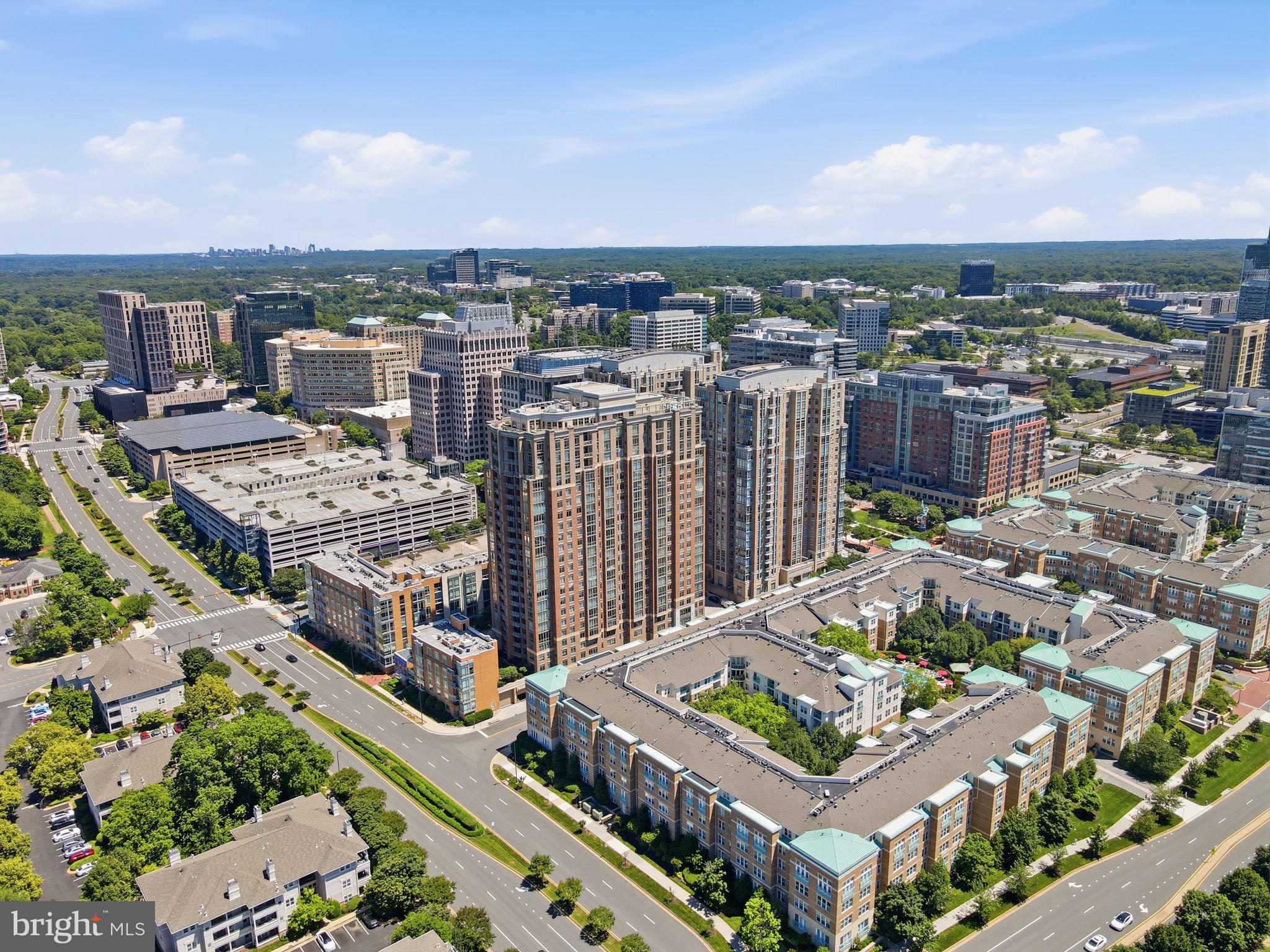 MIDTOWN AT RESTON TOWN CENTER - Residential