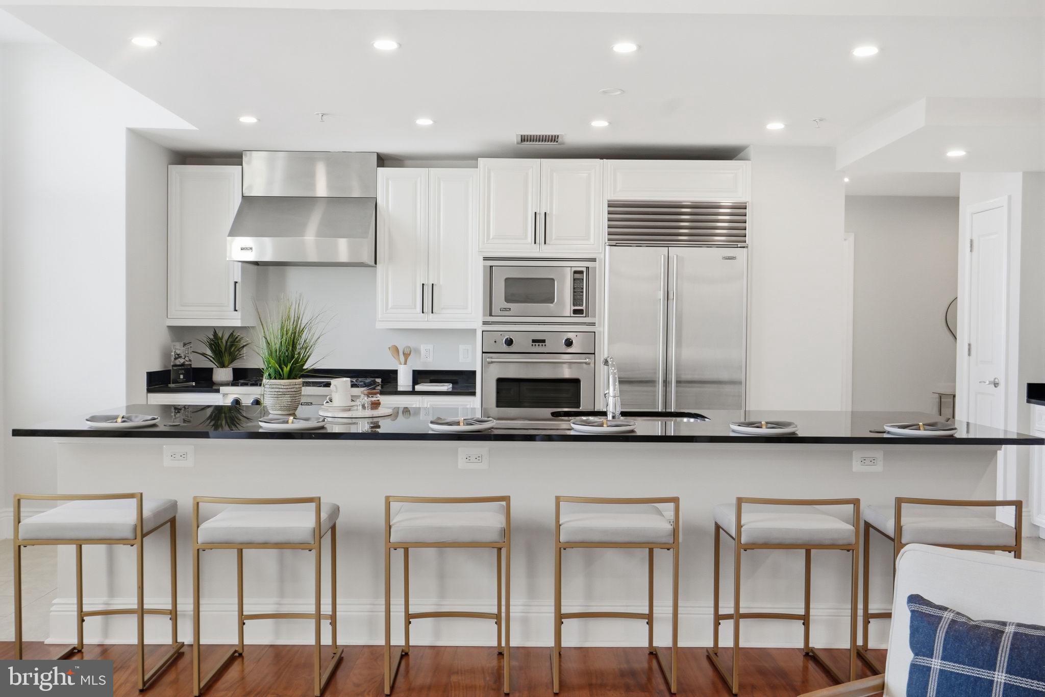 MIDTOWN AT RESTON TOWN CENTER - Residential
