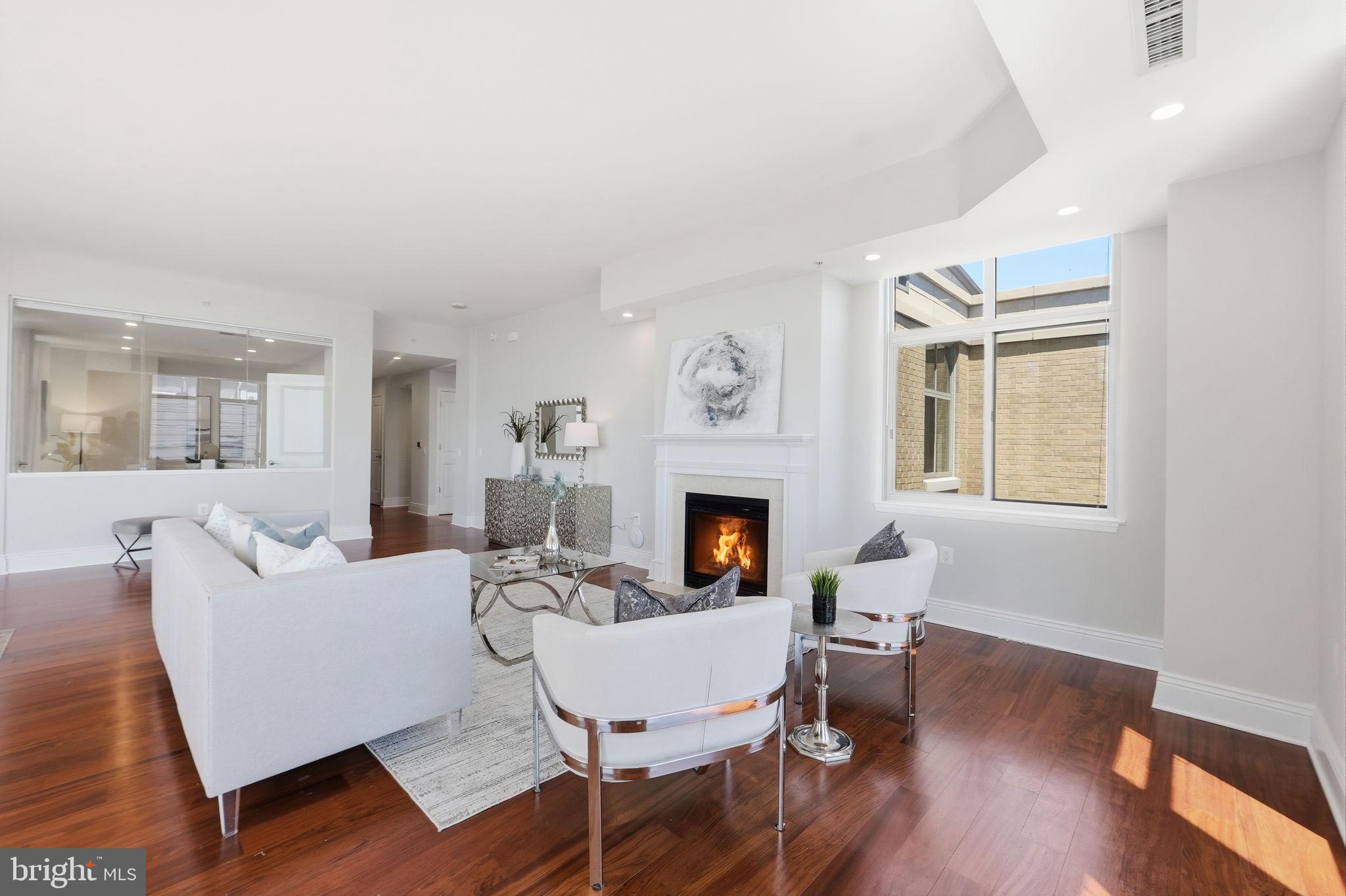 MIDTOWN AT RESTON TOWN CENTER - Residential