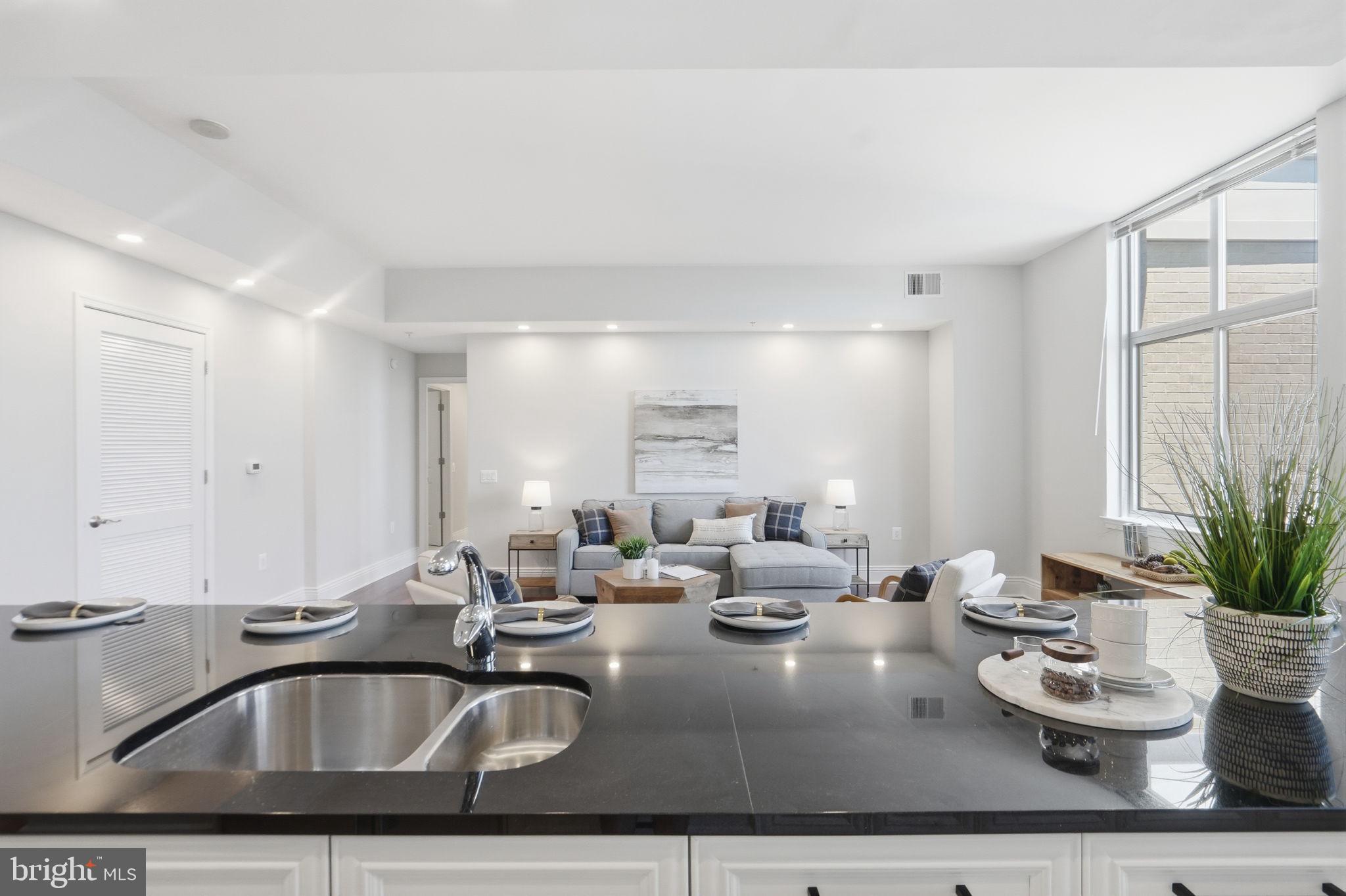 MIDTOWN AT RESTON TOWN CENTER - Residential