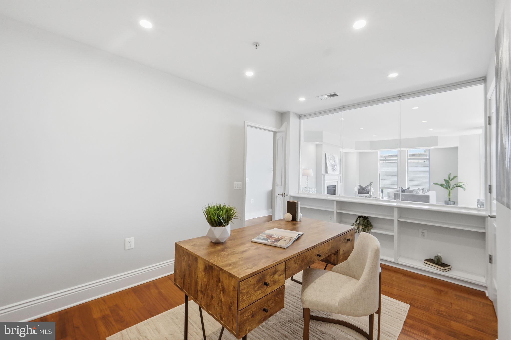 MIDTOWN AT RESTON TOWN CENTER - Residential