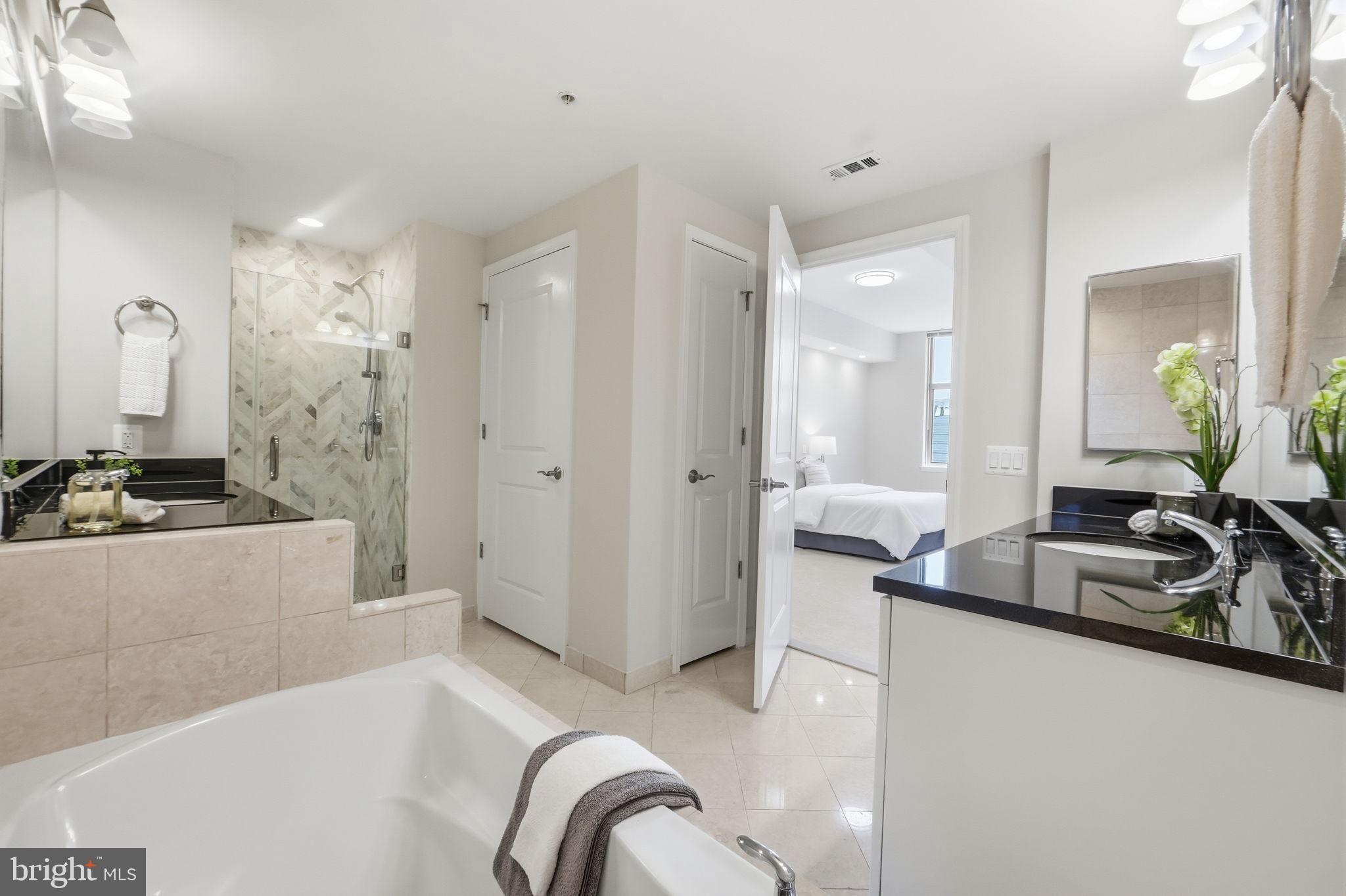 MIDTOWN AT RESTON TOWN CENTER - Residential