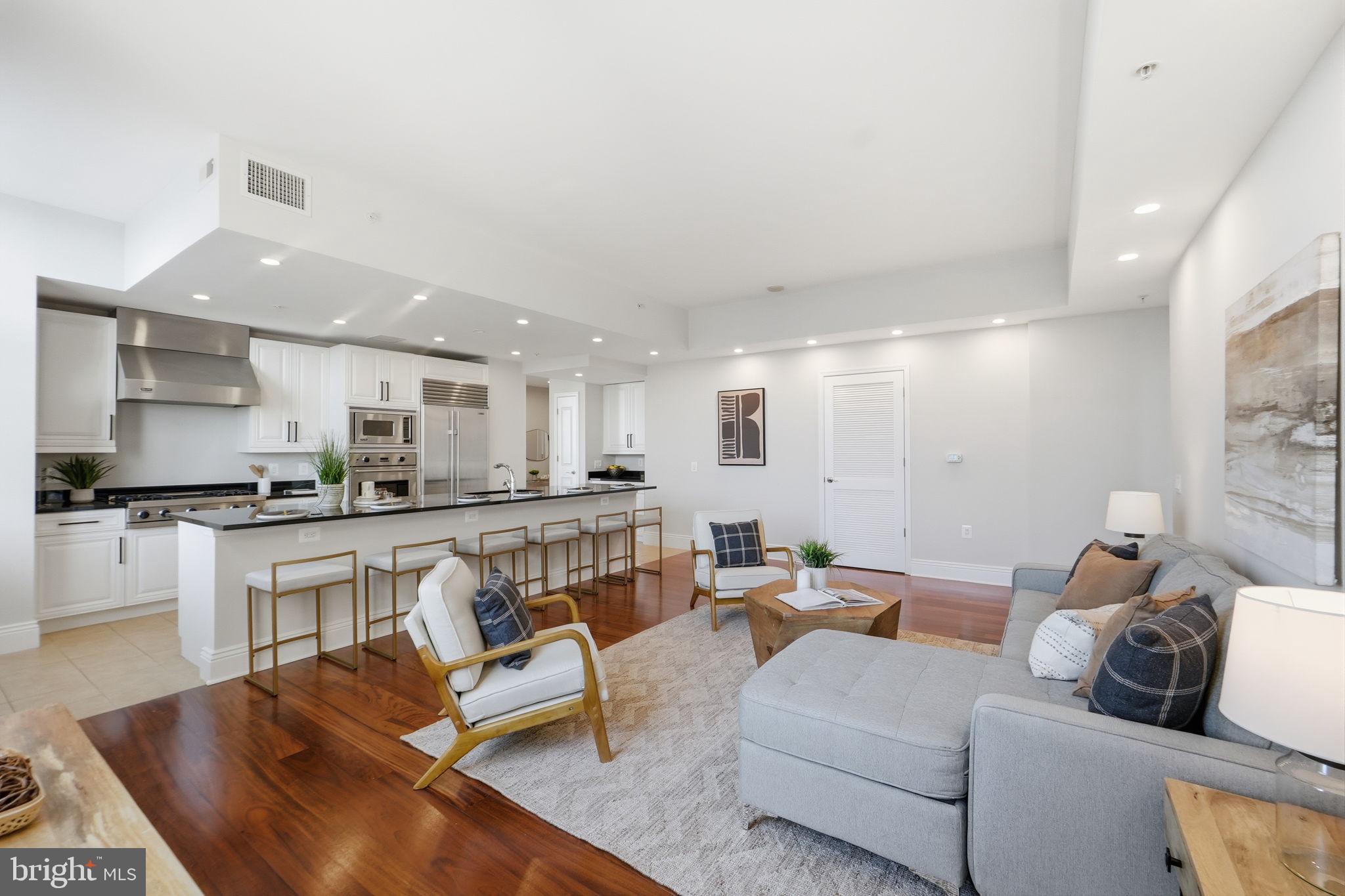 MIDTOWN AT RESTON TOWN CENTER - Residential