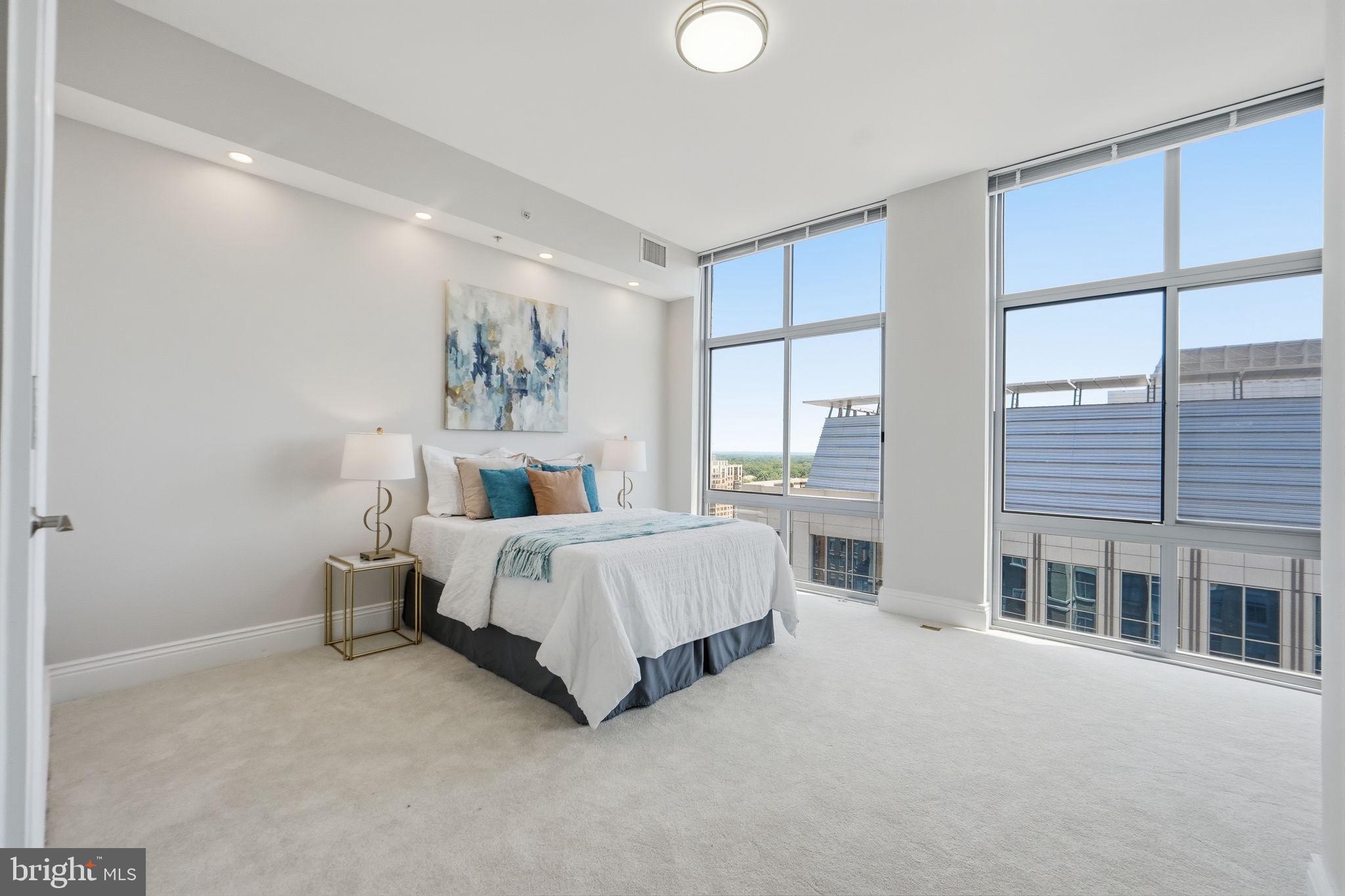MIDTOWN AT RESTON TOWN CENTER - Residential
