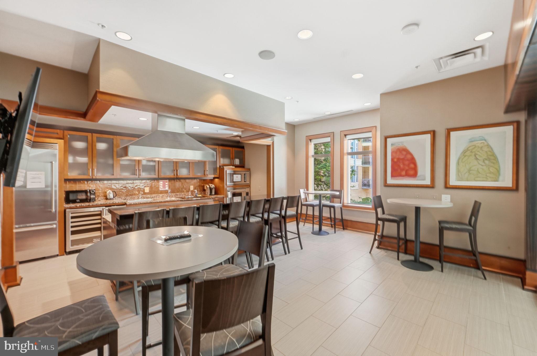 MIDTOWN AT RESTON TOWN CENTER - Residential