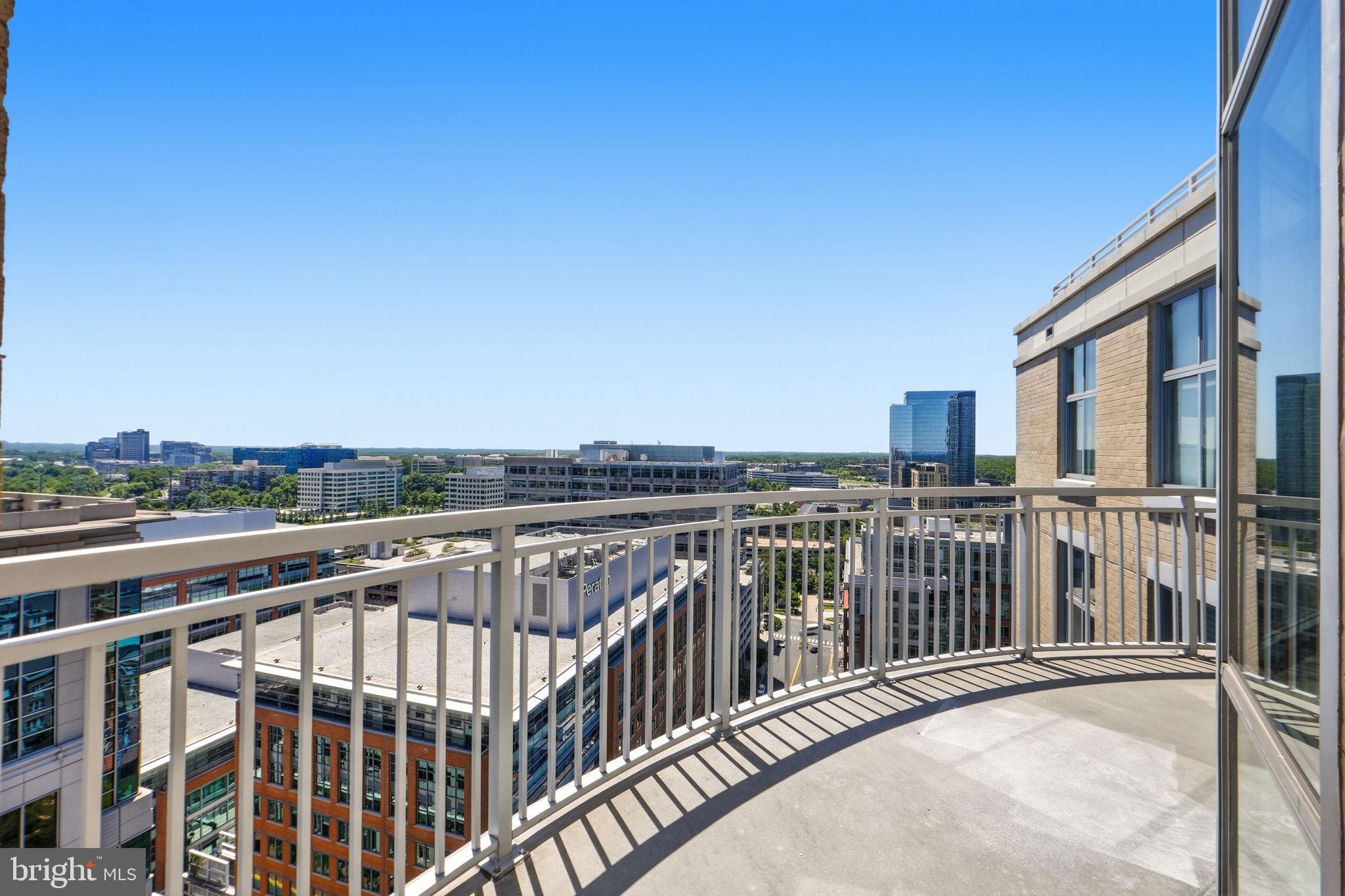 MIDTOWN AT RESTON TOWN CENTER - Residential