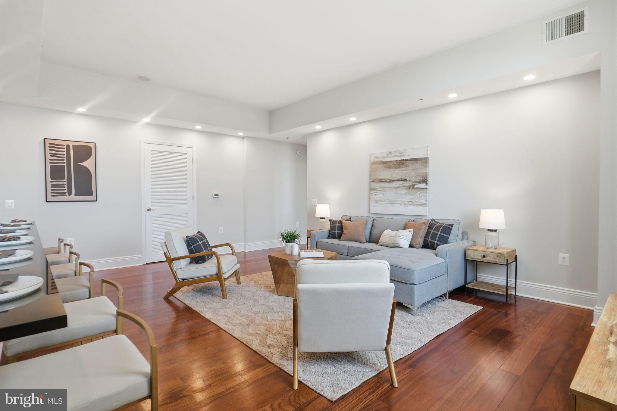 MIDTOWN AT RESTON TOWN CENTER - Residential