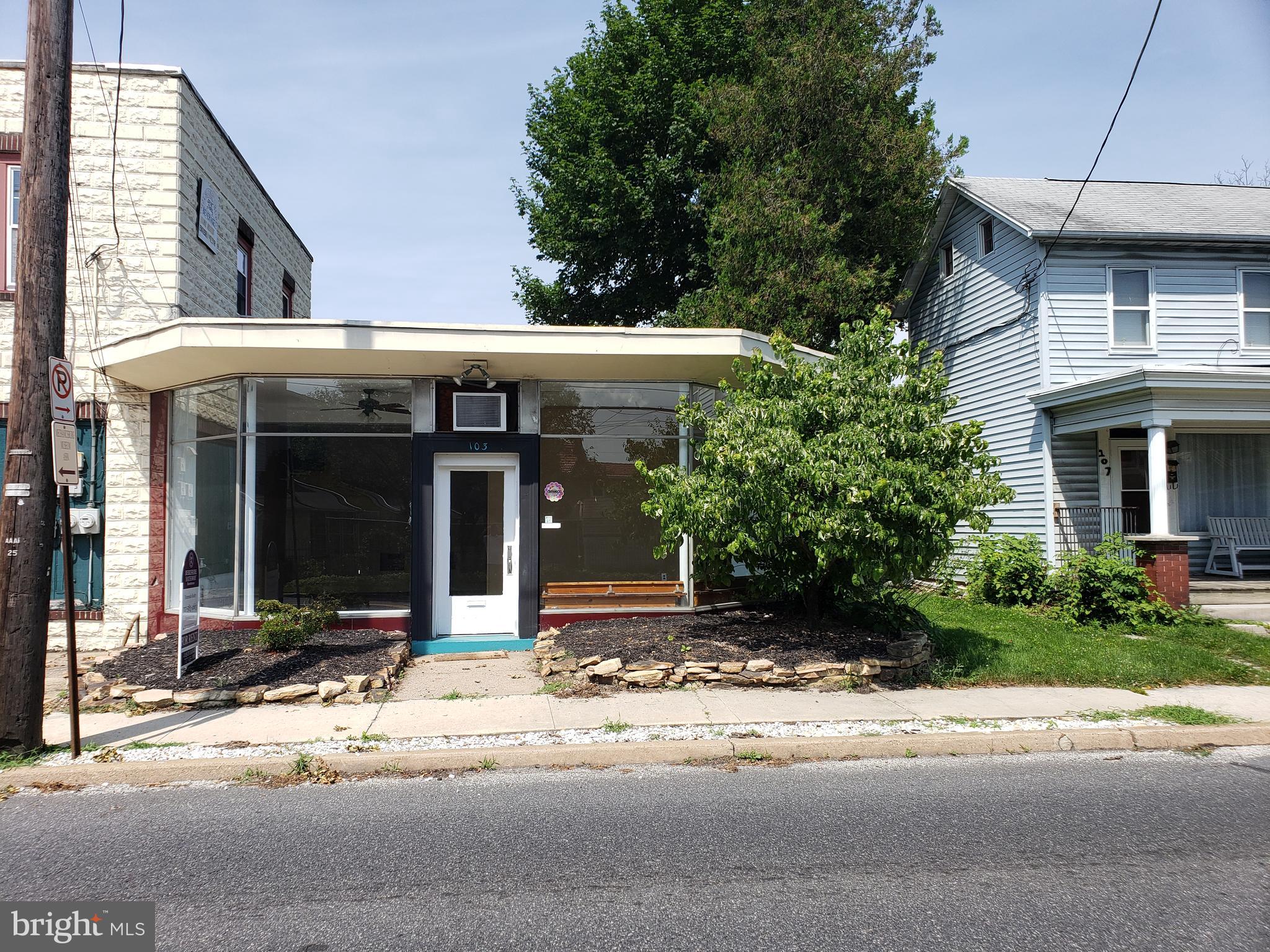Join the charming collection of shops and eateries in historic downtown Mechanicsburg. This space is currently used as a hair salon in the same building as the Mechanicsburg Beverage. Become part of the fabric of this thriving small town. The right business will be able to take advantage of the good foot and vehicle traffic. $775/mo. Parking for 3-4 cars on Allen Street.  All utilities included. Tenant pays electric.