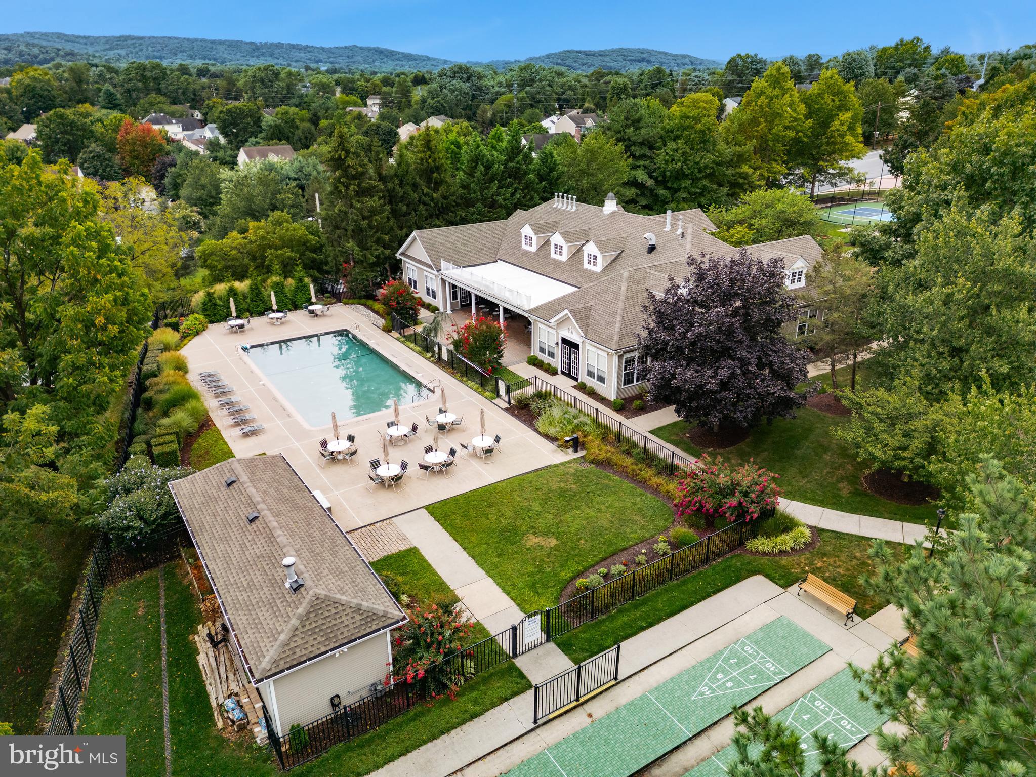 FOUR SEASONS AT SV - Residential