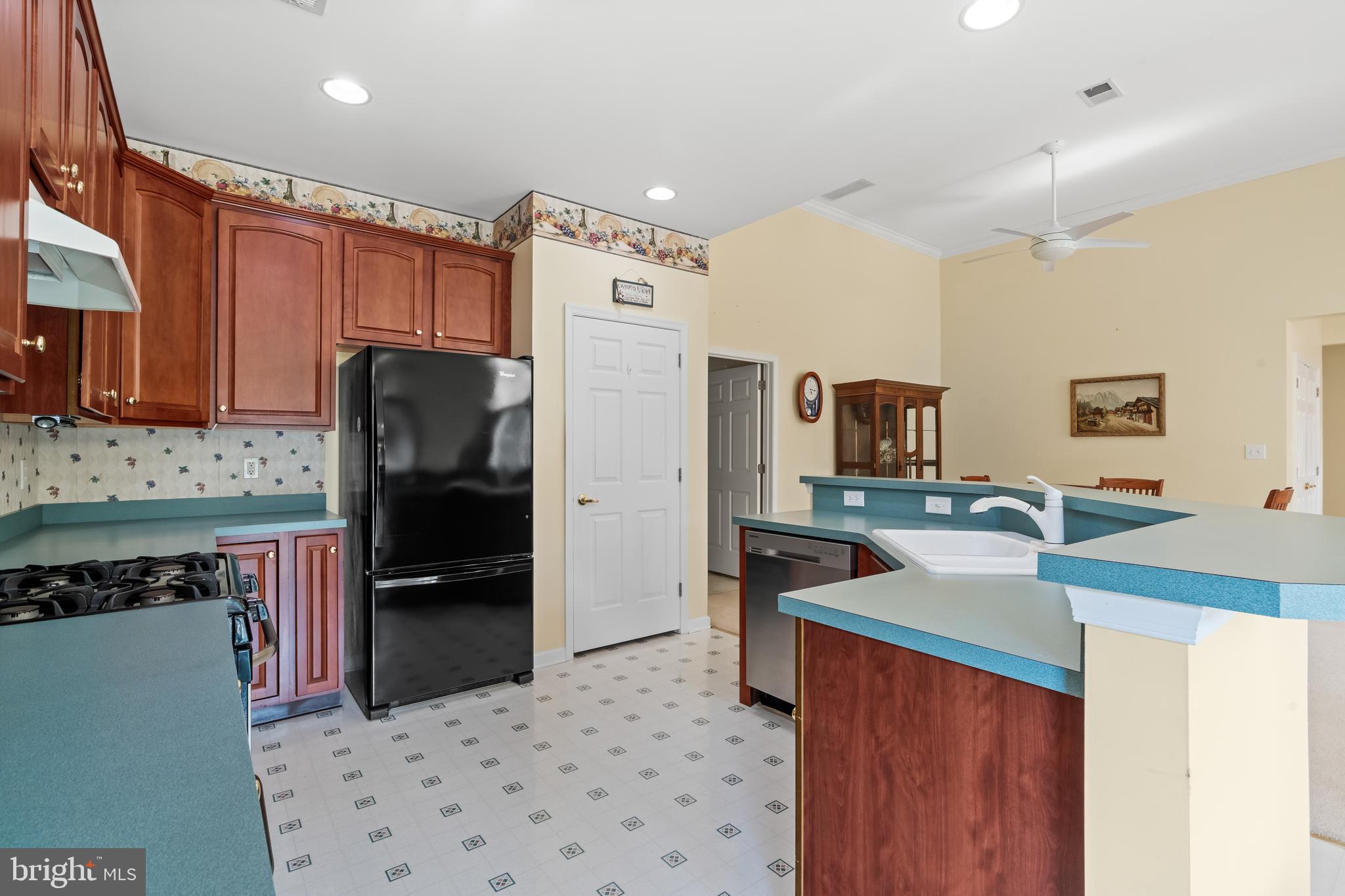 FOUR SEASONS AT SV - Residential