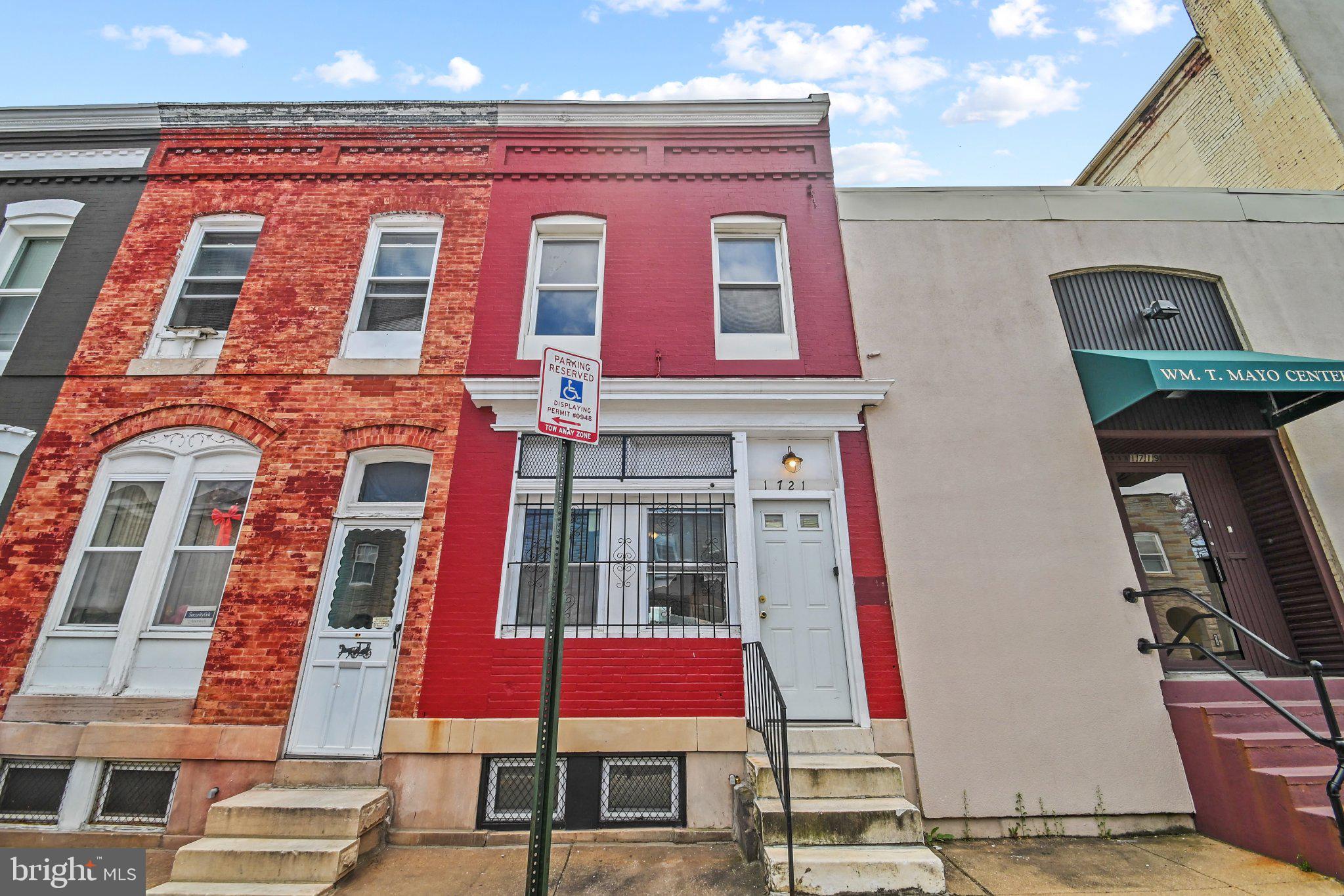 Come check out this charming  3 bedroom 1 bathroom home in the Broadway neighborhood! Whether you are looking for your first home purchase or a savvy investor looking to add to your portfolio this home offers tons of value. Hardwood floors, stainless steel appliances, update HVAC. This home is move in ready and wont last long!!!!