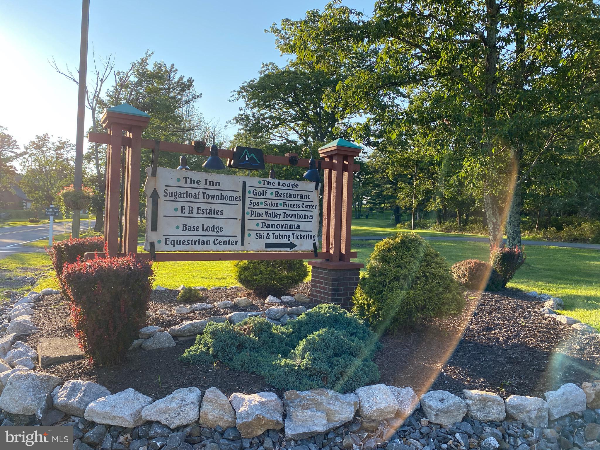 REDUCED  FOR QUICK SALE.  Are you ready to build your dream home in  the Eagle Rock Resort.  Lot #384 is located on East Players Way Street in this four season secure  gated community.   Not ready to build now (no requirement to build)  just use  the  four season amenities all year long which includes 2 golf courses,(32 complimentary rounds per year);     3 outdoor pools; Aquatic Center including 2 Indoor Pools and hot tub; two lakes; Activity Center including basketball courts and pool tables; Equestrian Center; Spa; Fitness Center, ; Driving Range; Athletic Fields;  bocce ball; volley ball; winter slopes for skiing; snow tubing;  and snowboarding. End your day having dinner at the Clubhouse Restaurant overlooking the picturesque golf course.