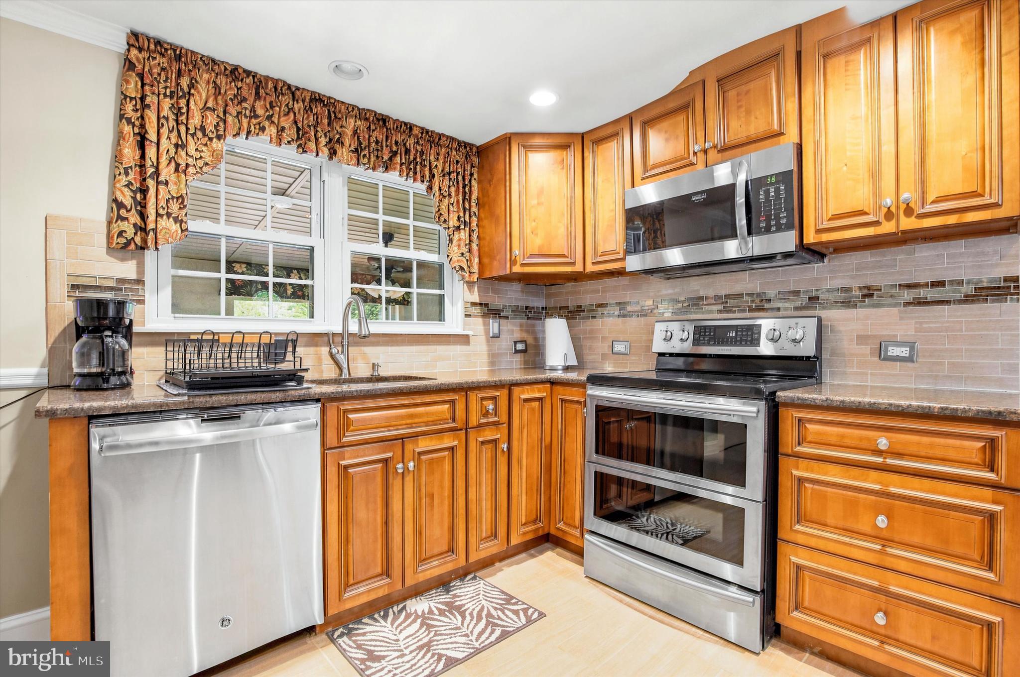 MEADOW WOOD - Residential