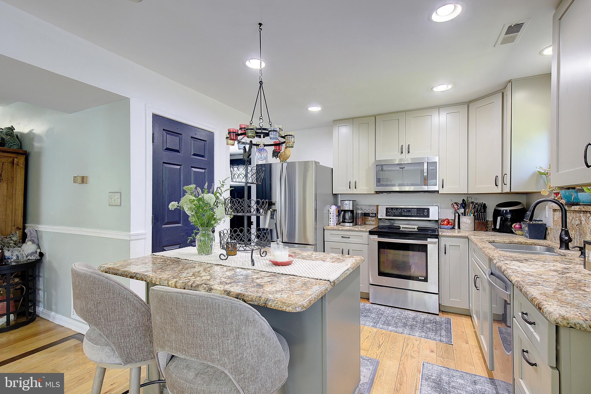 AVALON SHORES - Residential