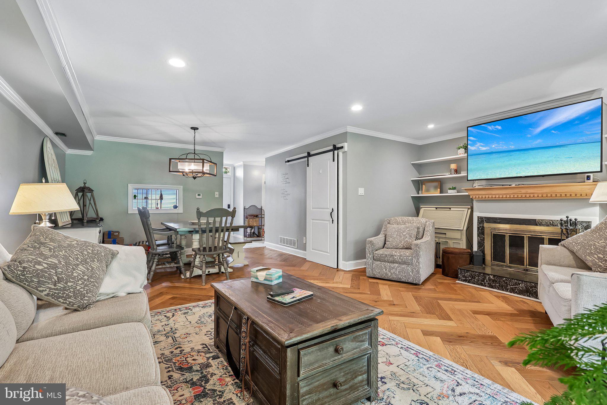 HUNTERS RUN - Residential
