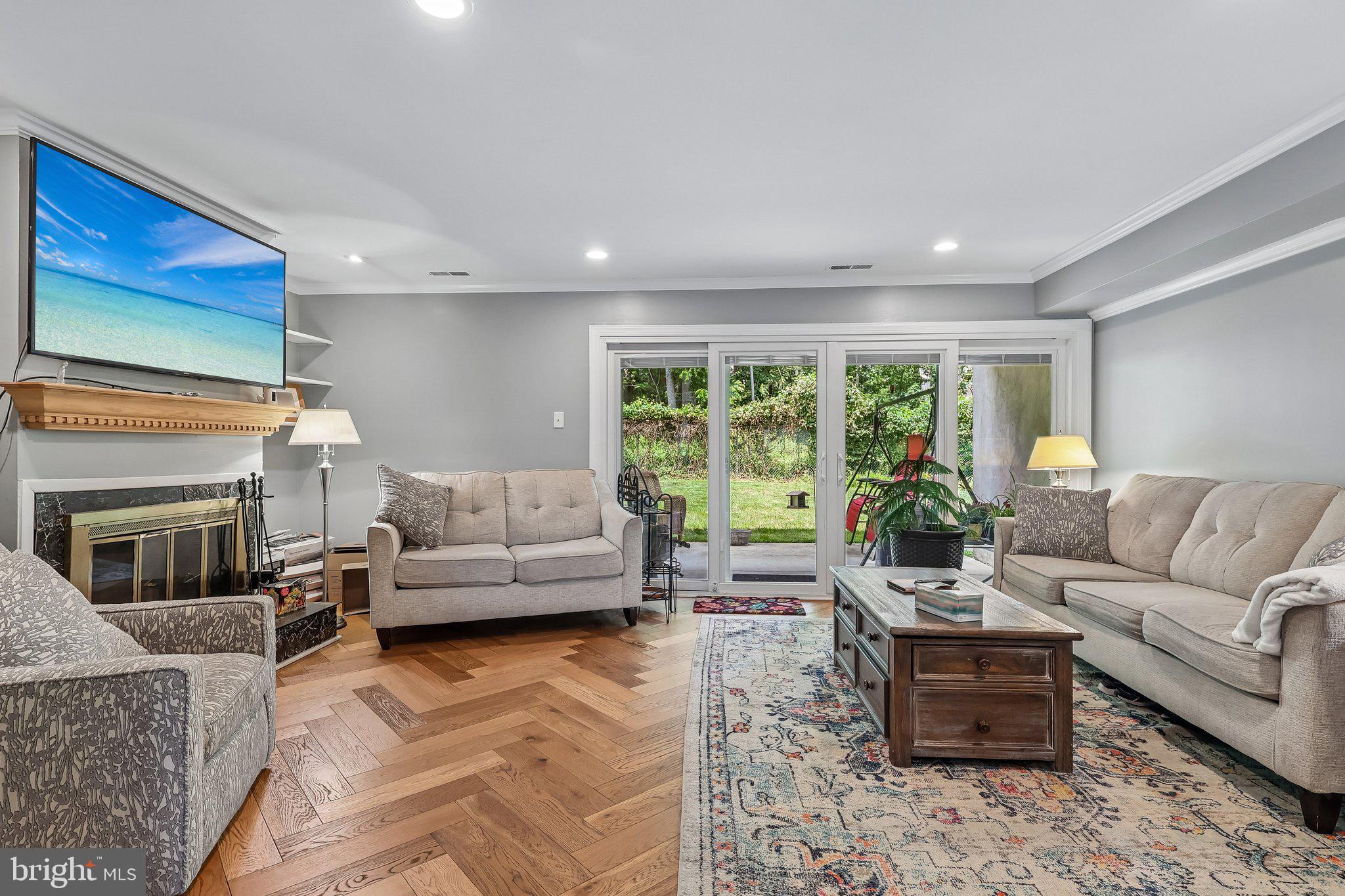 HUNTERS RUN - Residential