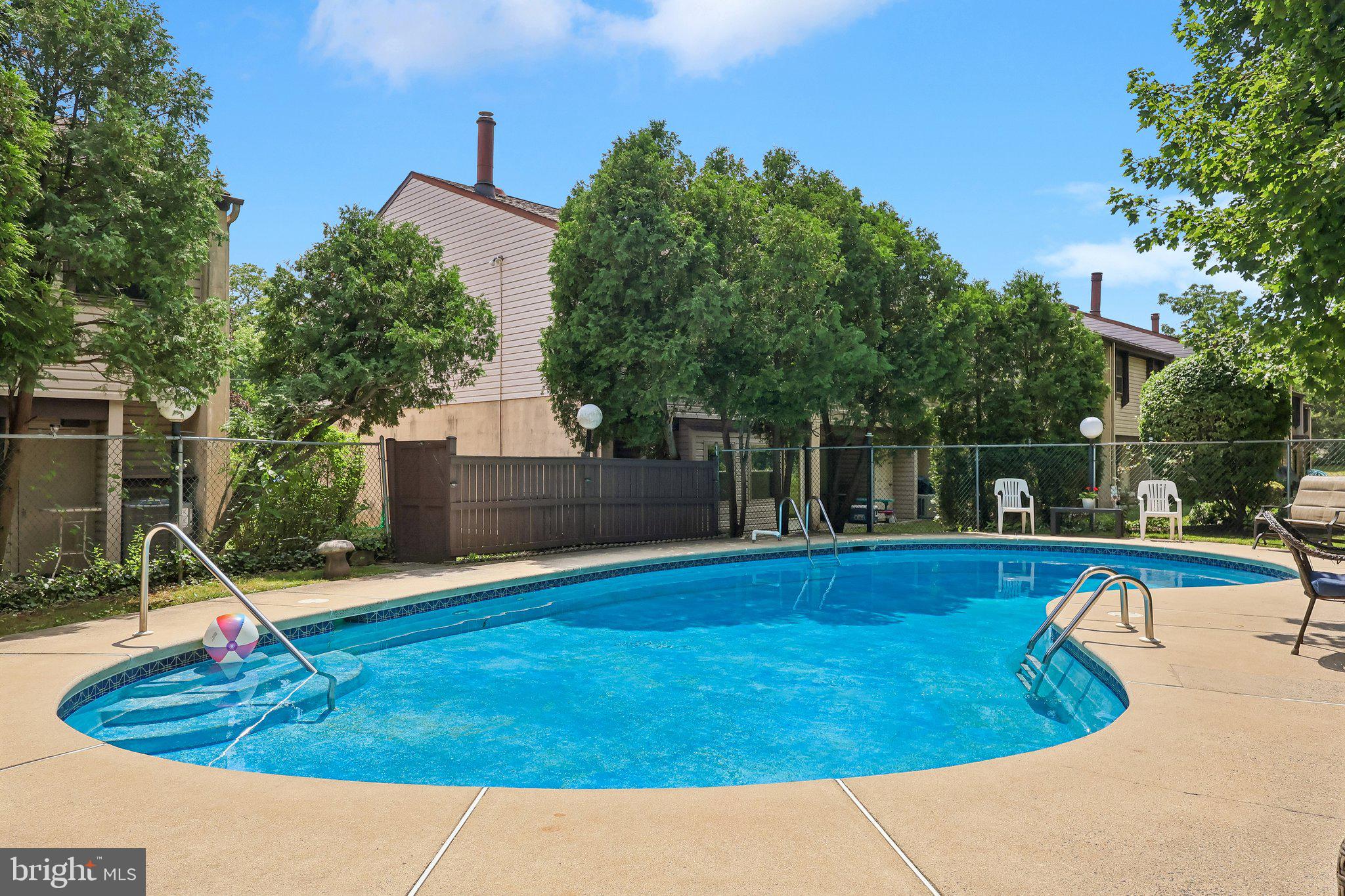 HUNTERS RUN - Residential