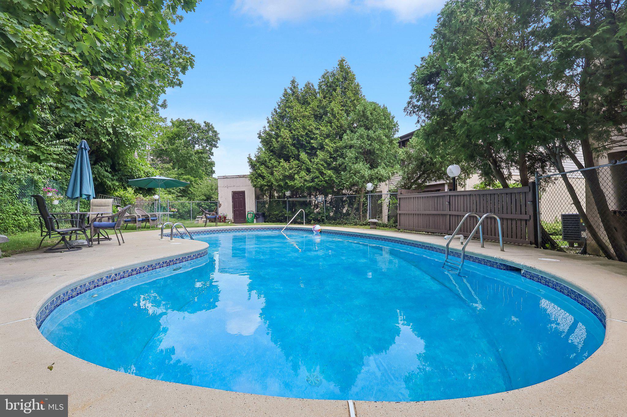 HUNTERS RUN - Residential