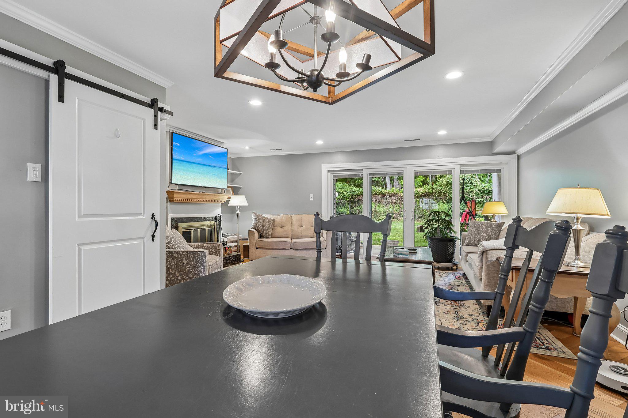 HUNTERS RUN - Residential
