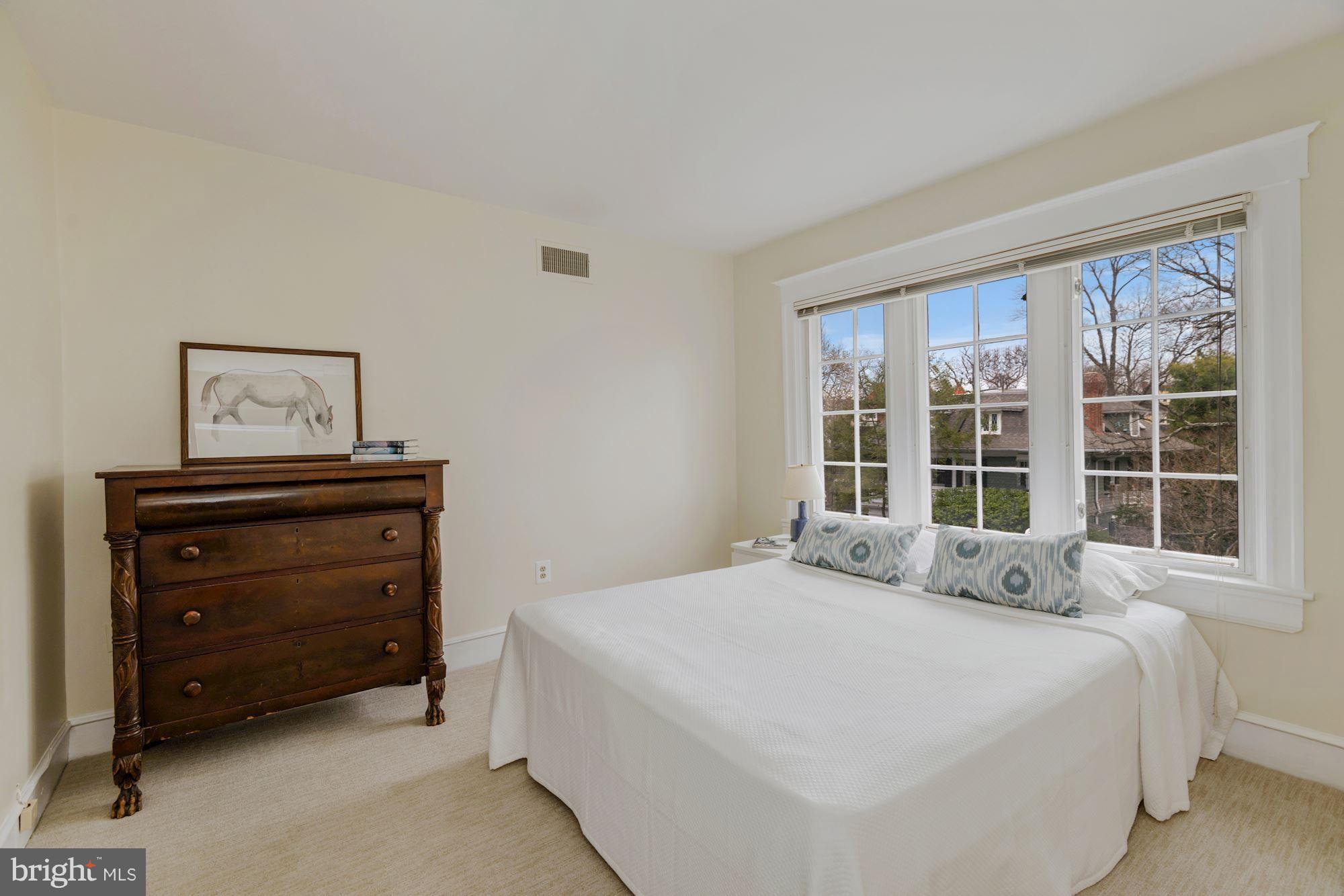 CLEVELAND PARK - Residential