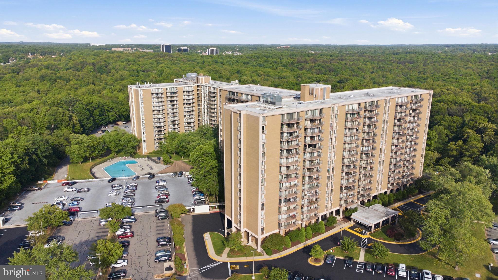TOWERS IN WESTCHESTER PARK - Residential