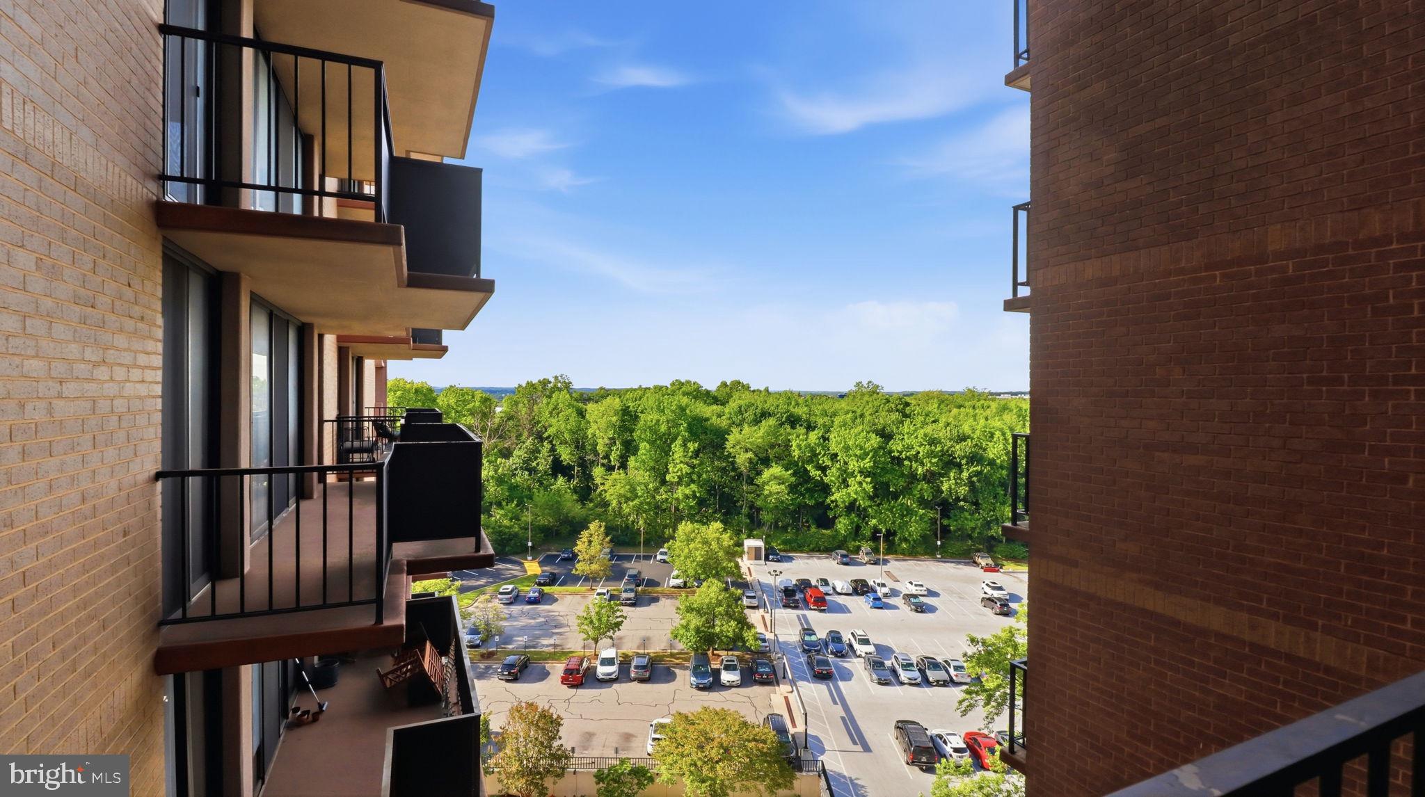 TOWERS IN WESTCHESTER PARK - Residential