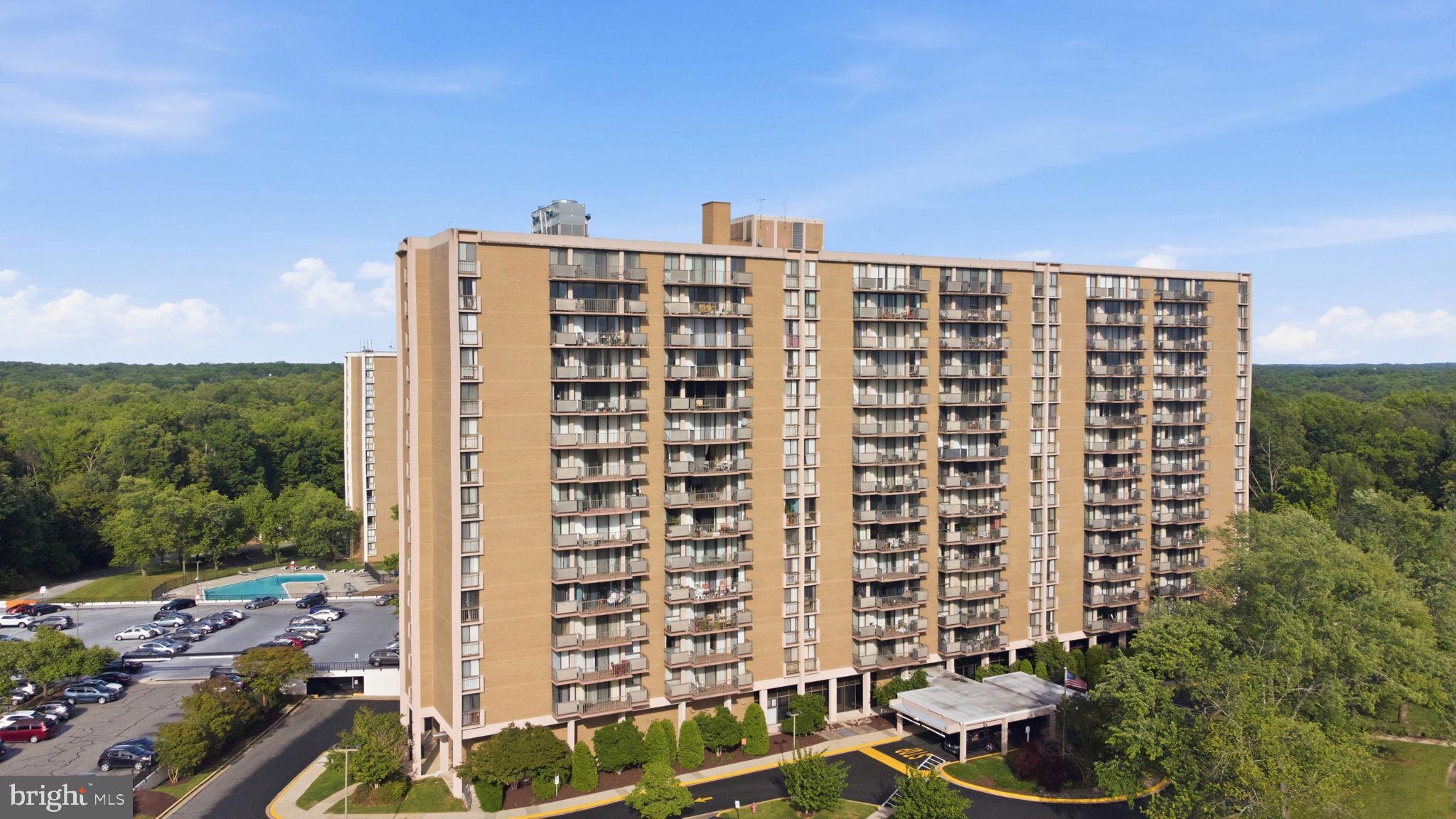 TOWERS IN WESTCHESTER PARK - Residential