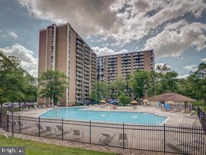 TOWERS IN WESTCHESTER PARK - Residential