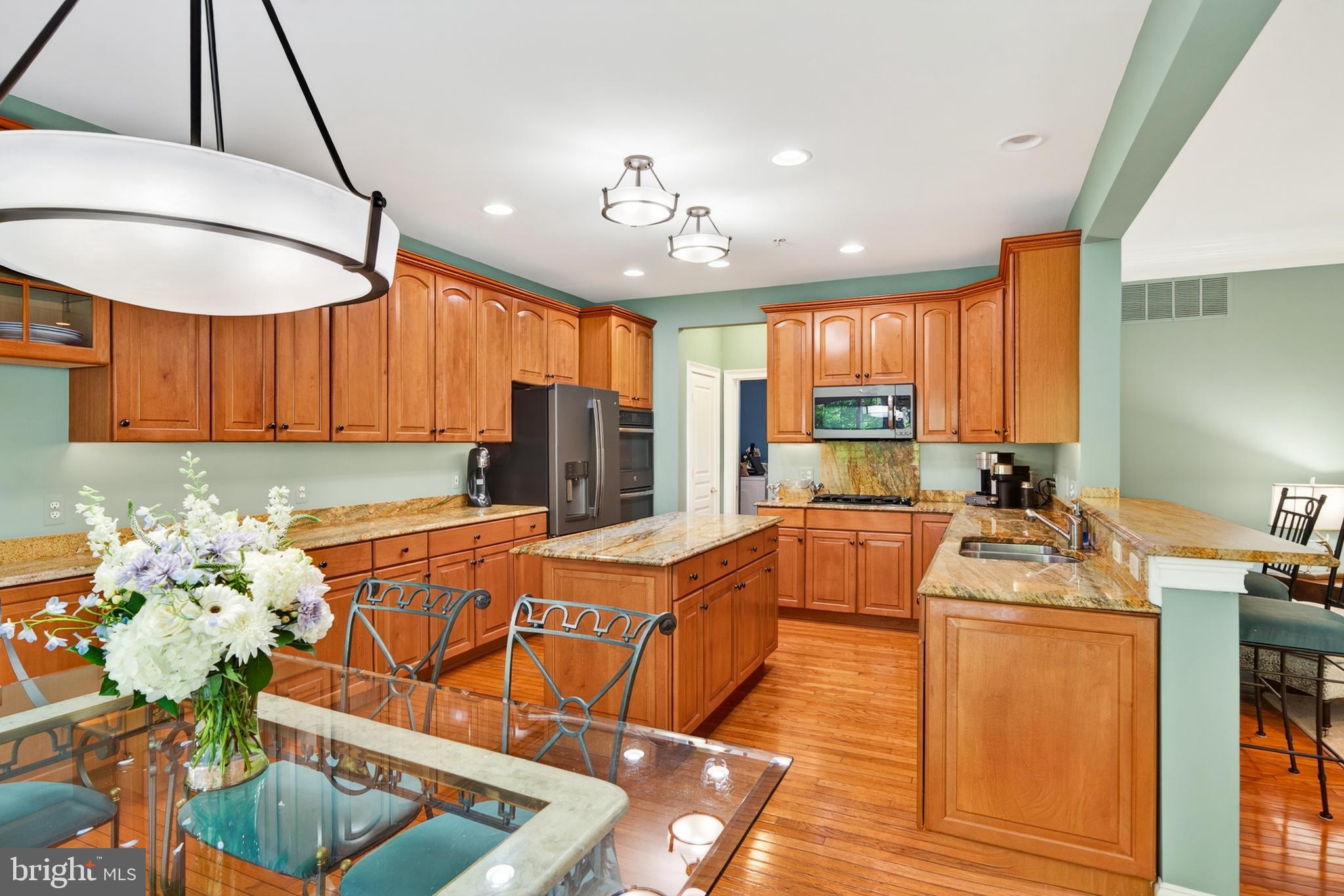 SPRINGTON POINTE WOODS - Residential