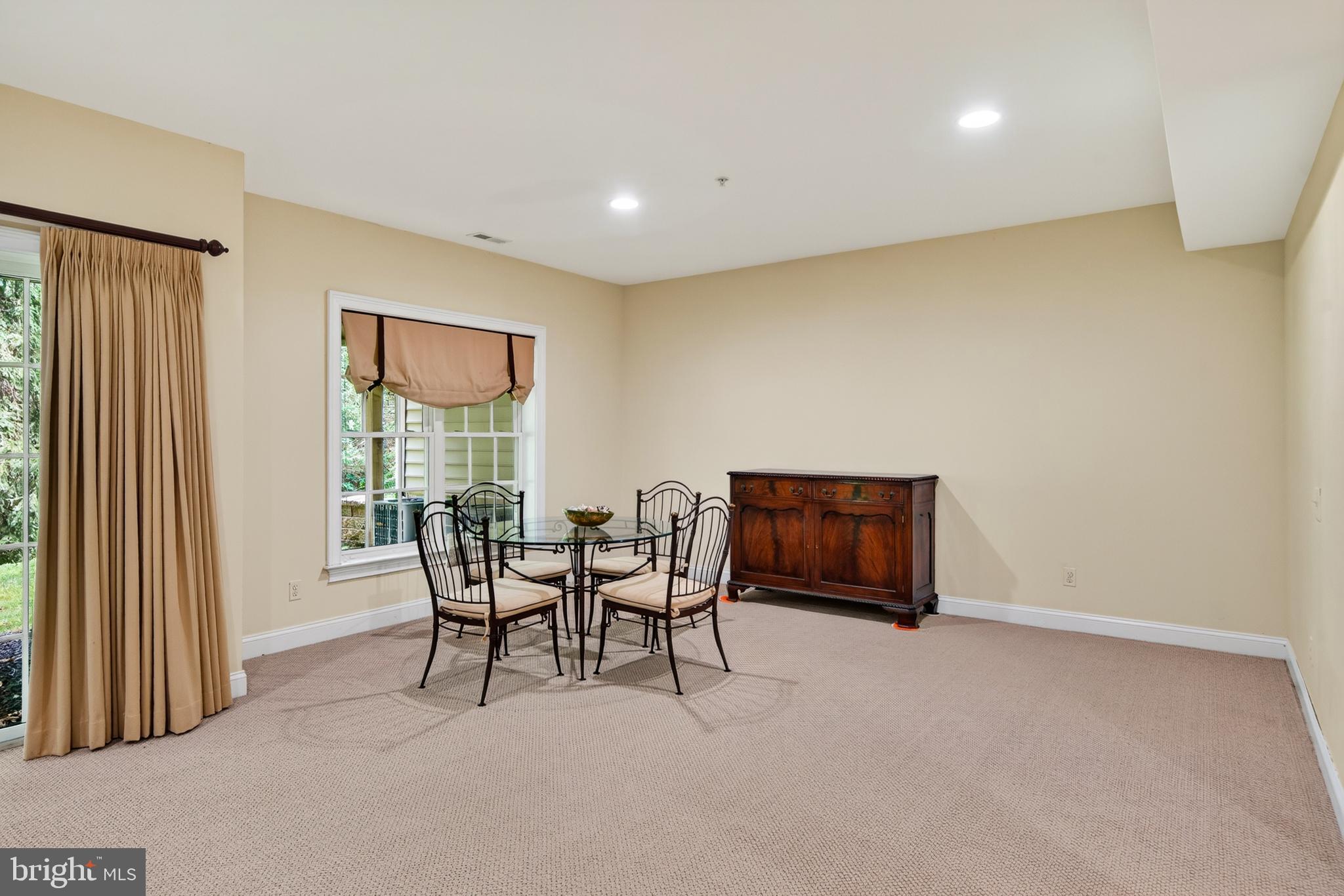 SPRINGTON POINTE WOODS - Residential