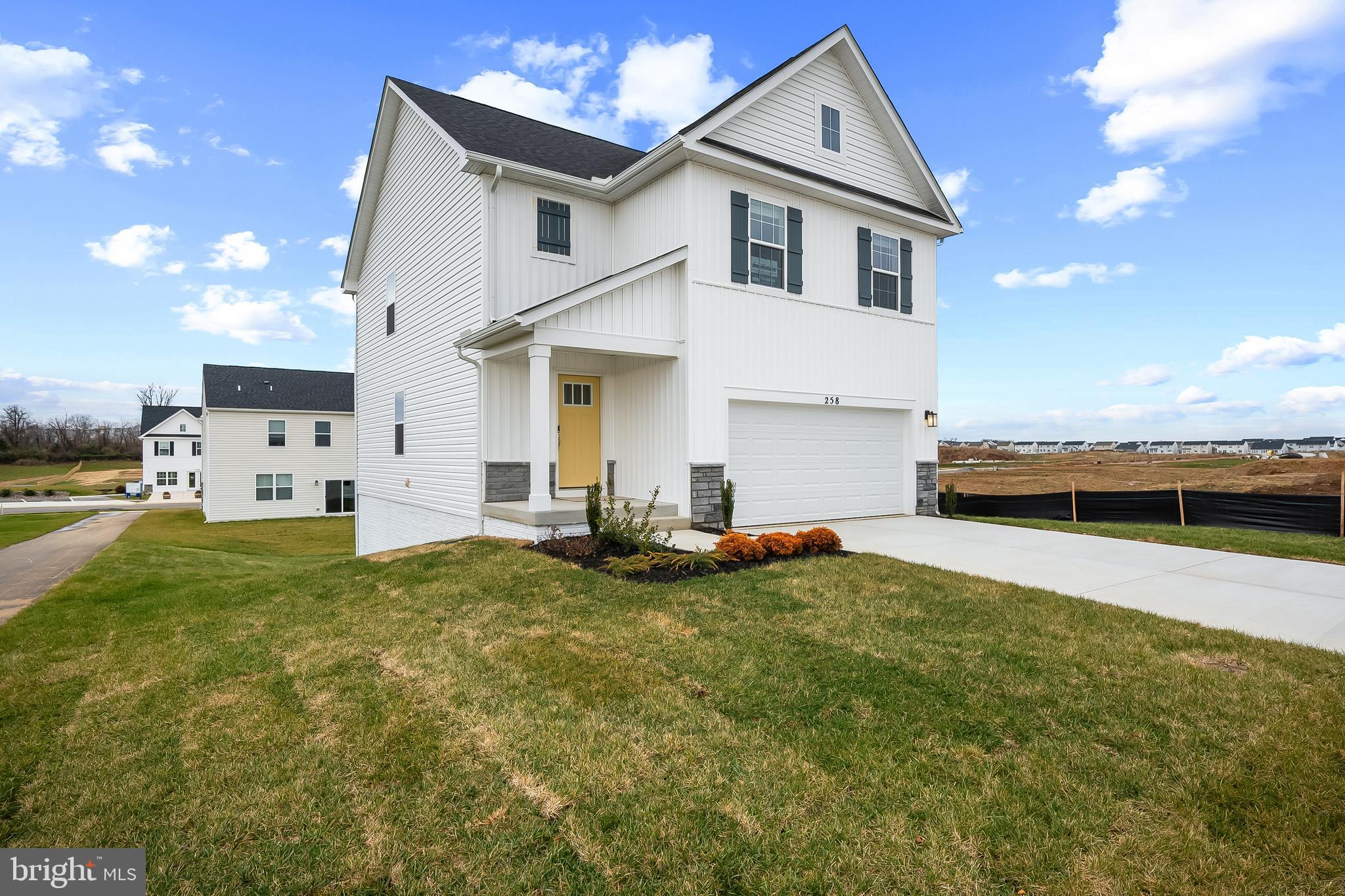 RIVERPOINTE - Residential
