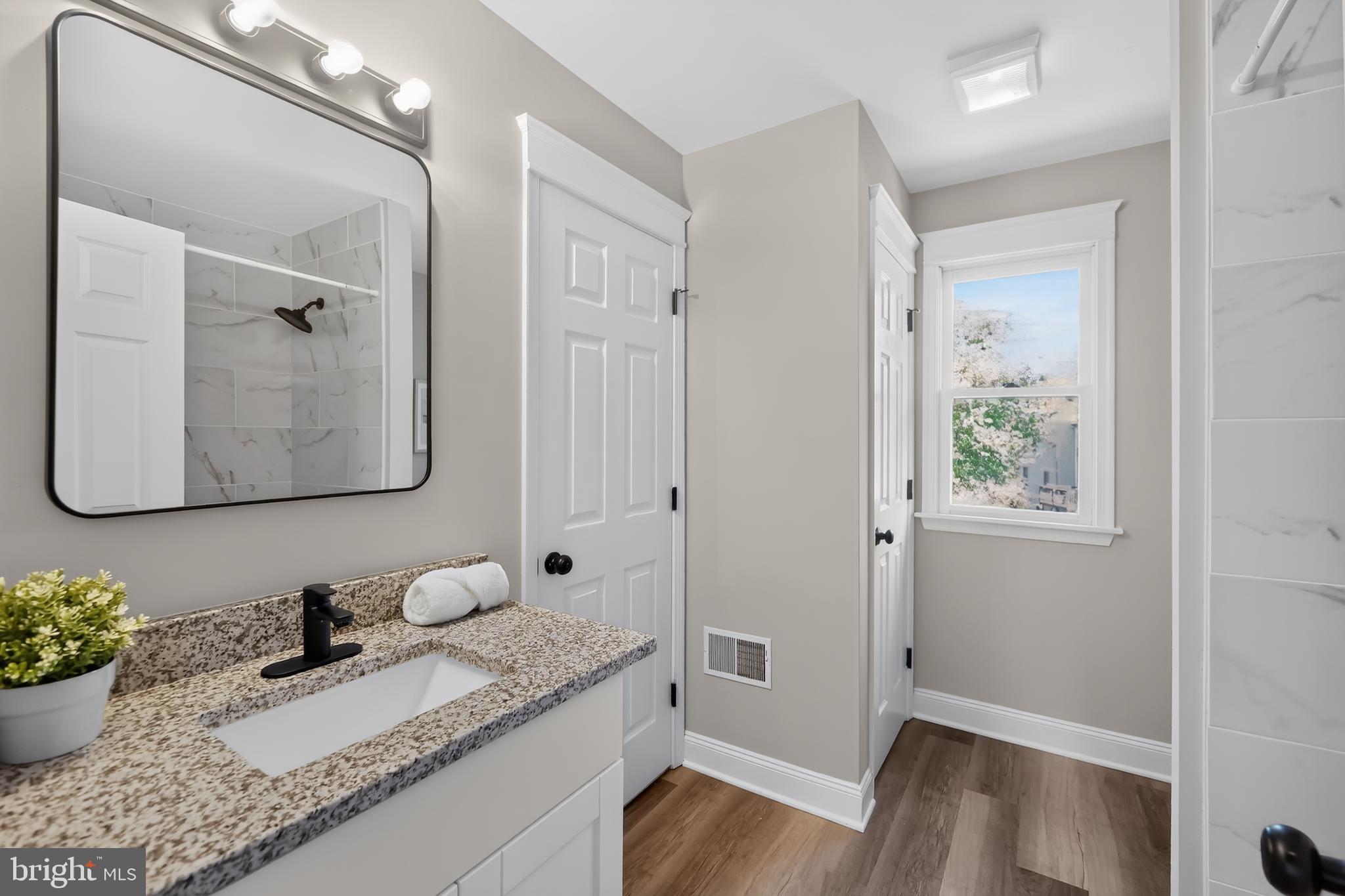 KENLY SQUARE - Residential