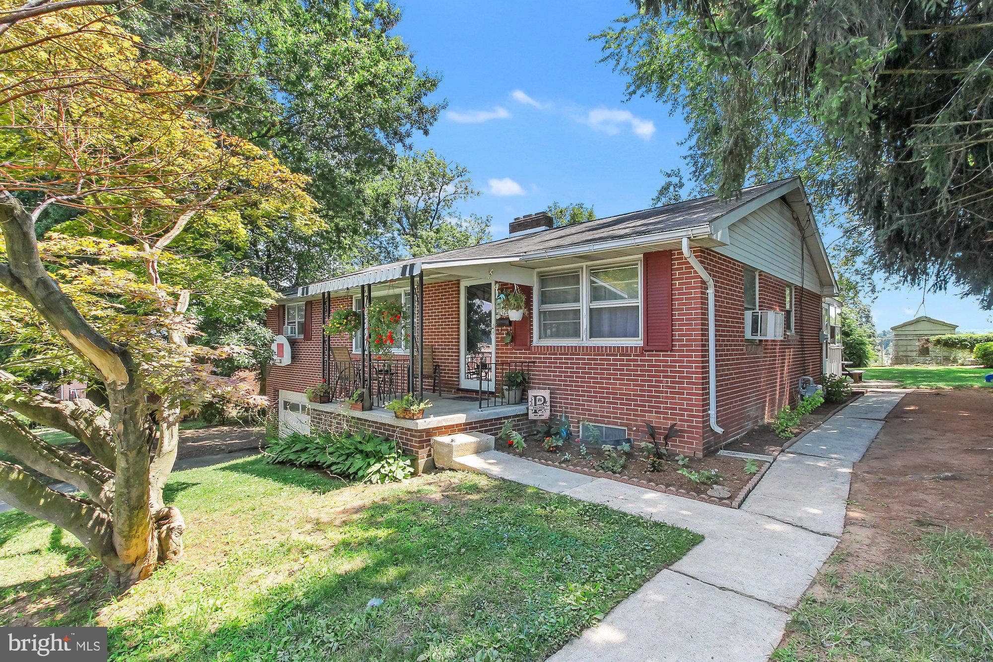 NORTH YORK BORO - Residential