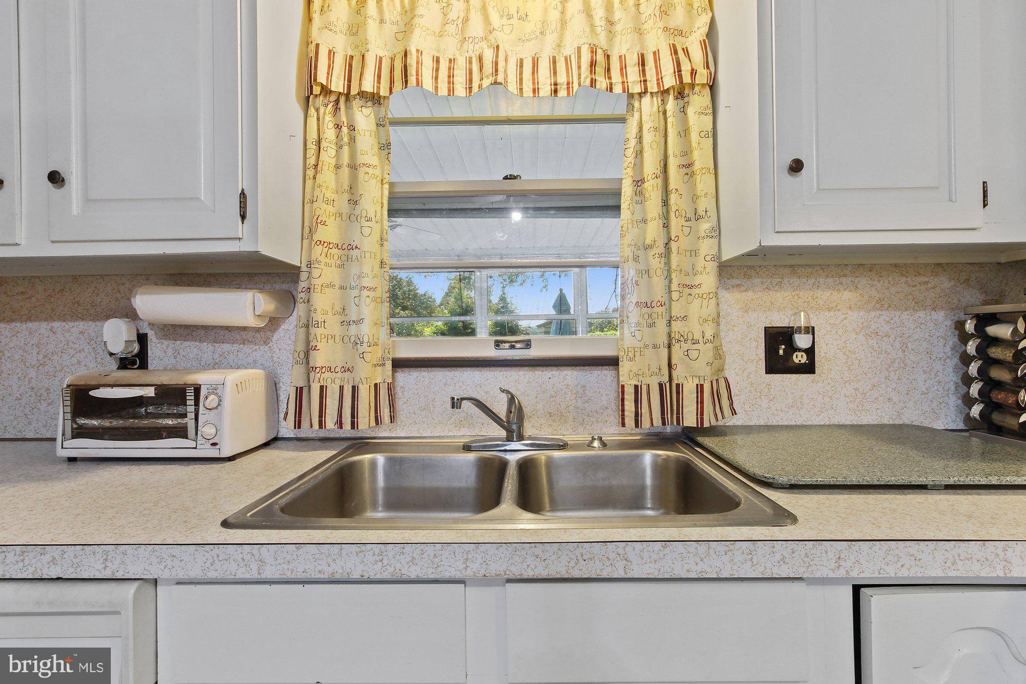 NORTH YORK BORO - Residential
