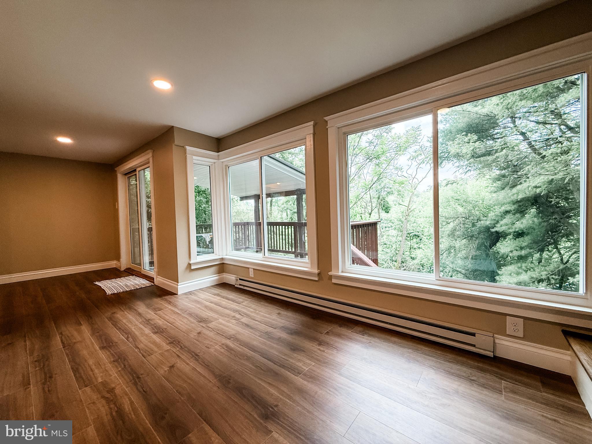 WEST SIDE - Residential