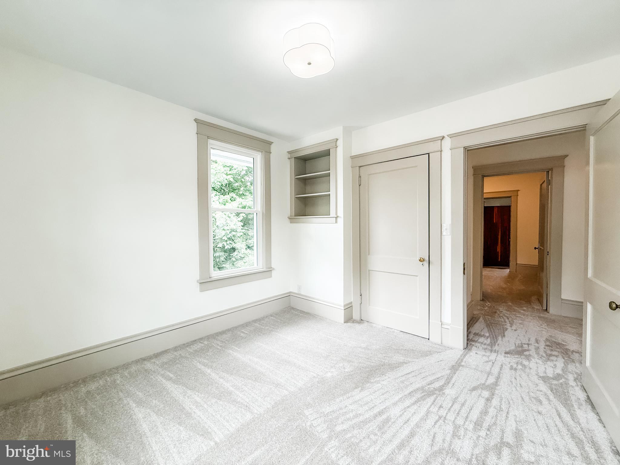 WEST SIDE - Residential