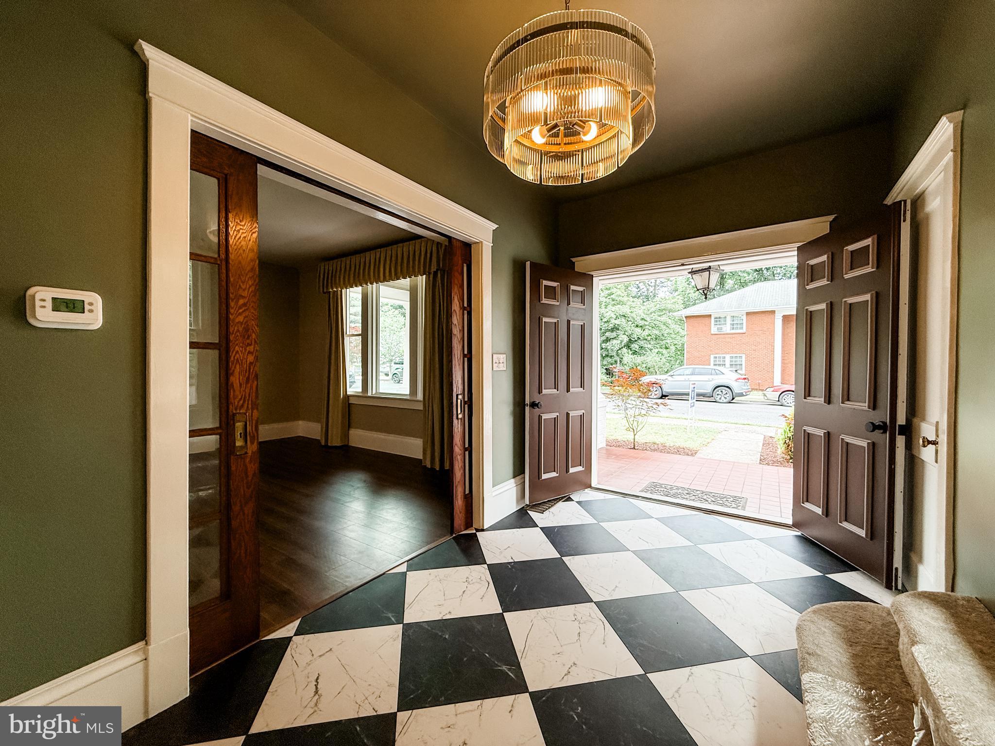 WEST SIDE - Residential