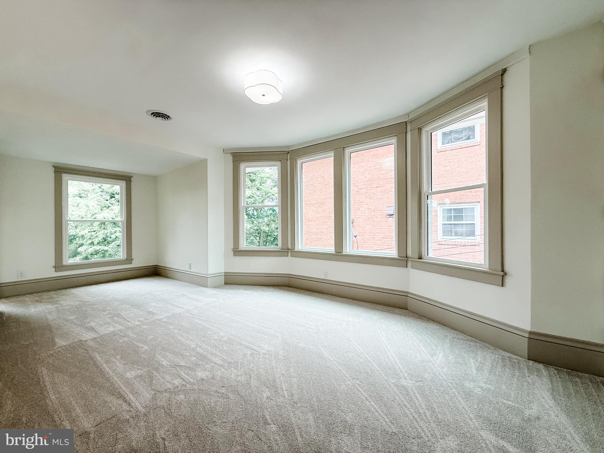 WEST SIDE - Residential