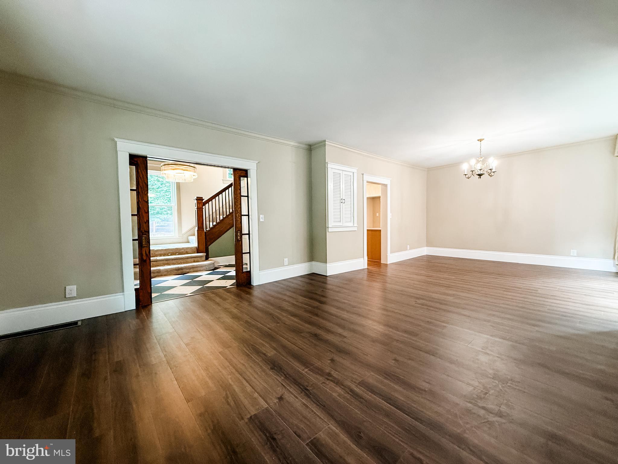 WEST SIDE - Residential