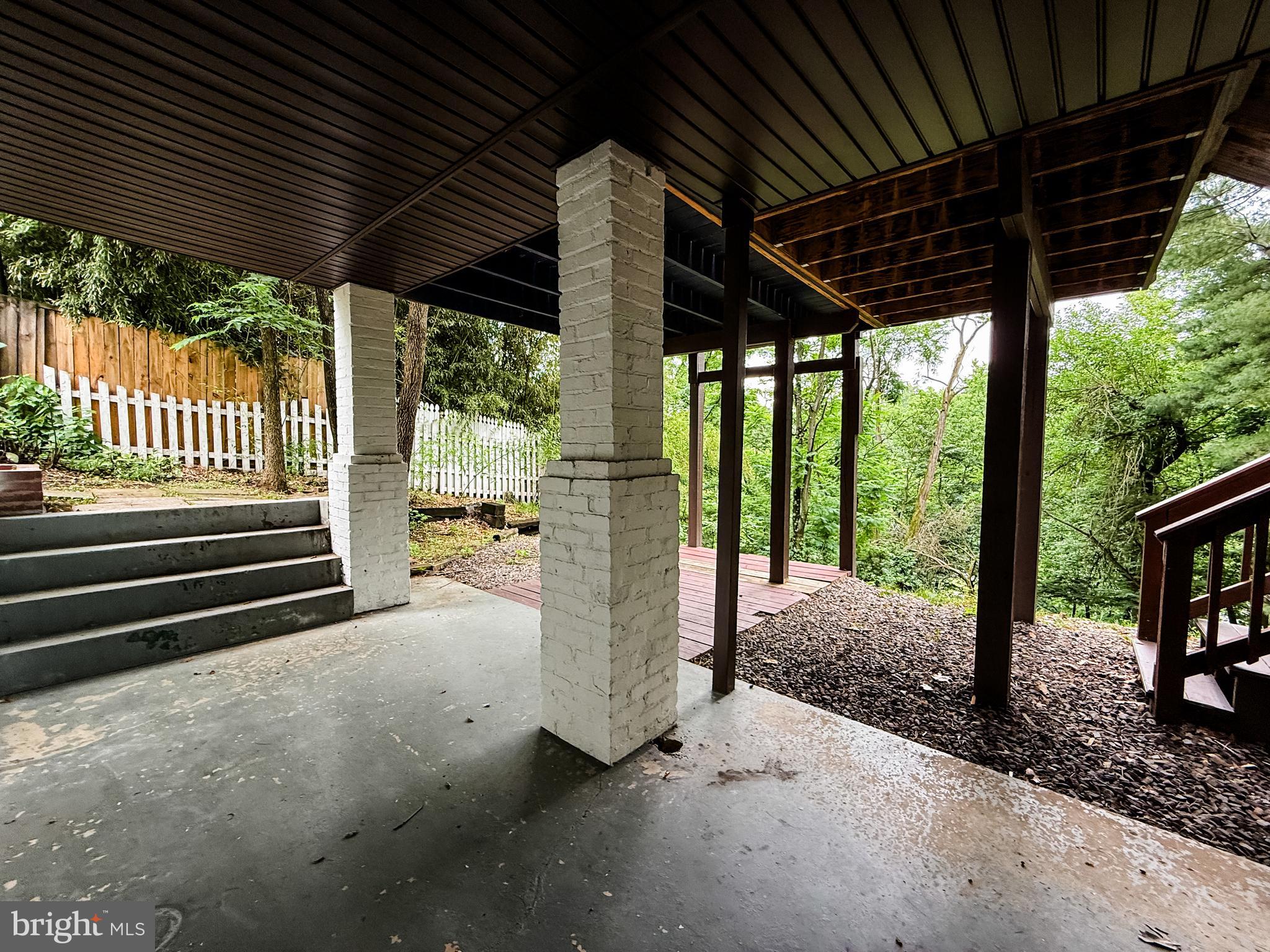 WEST SIDE - Residential