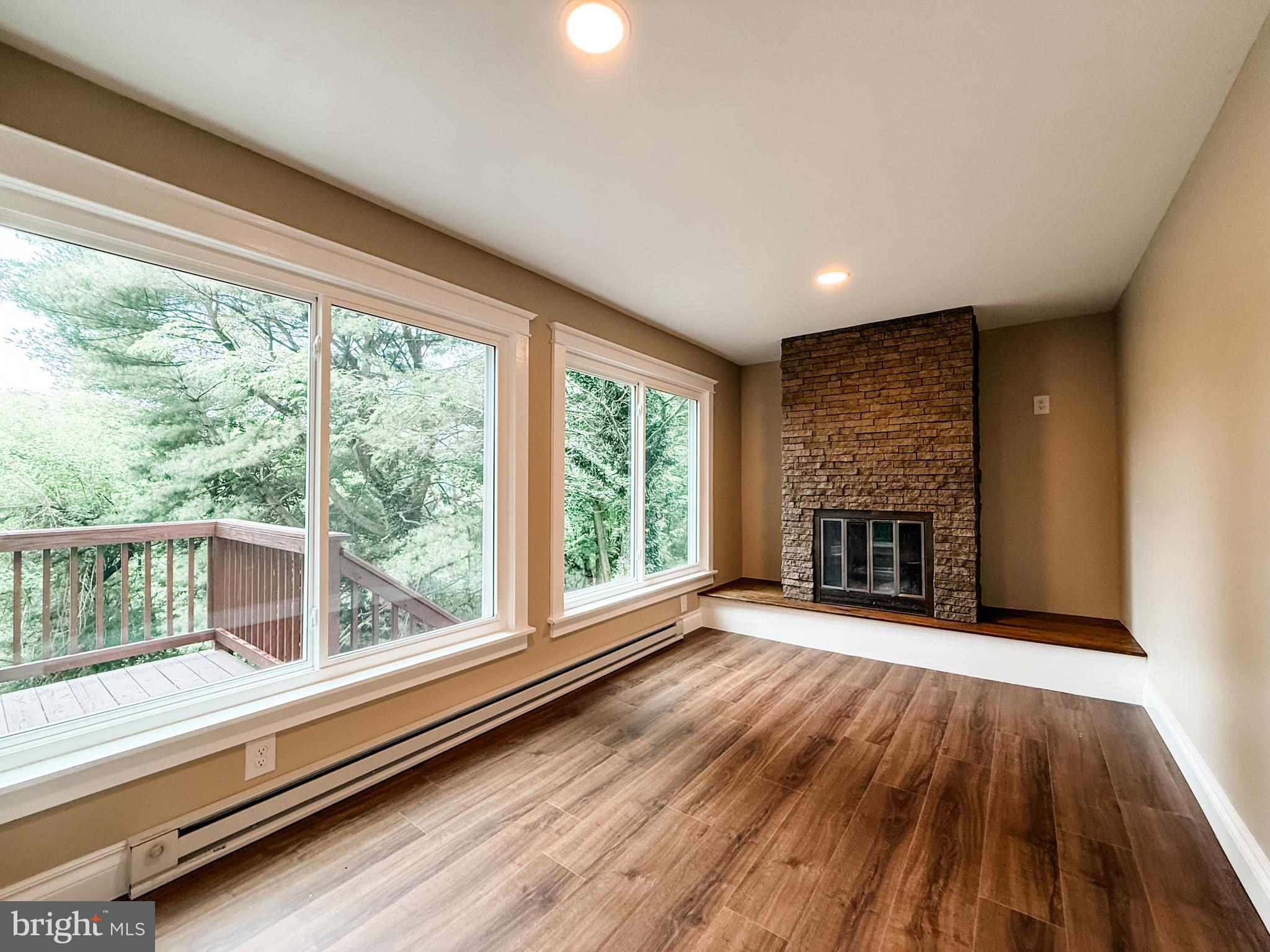 WEST SIDE - Residential