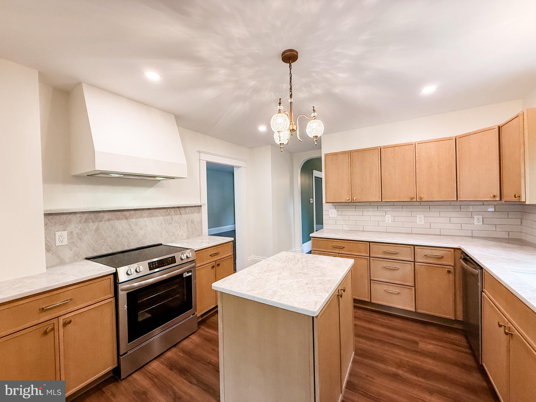 WEST SIDE - Residential