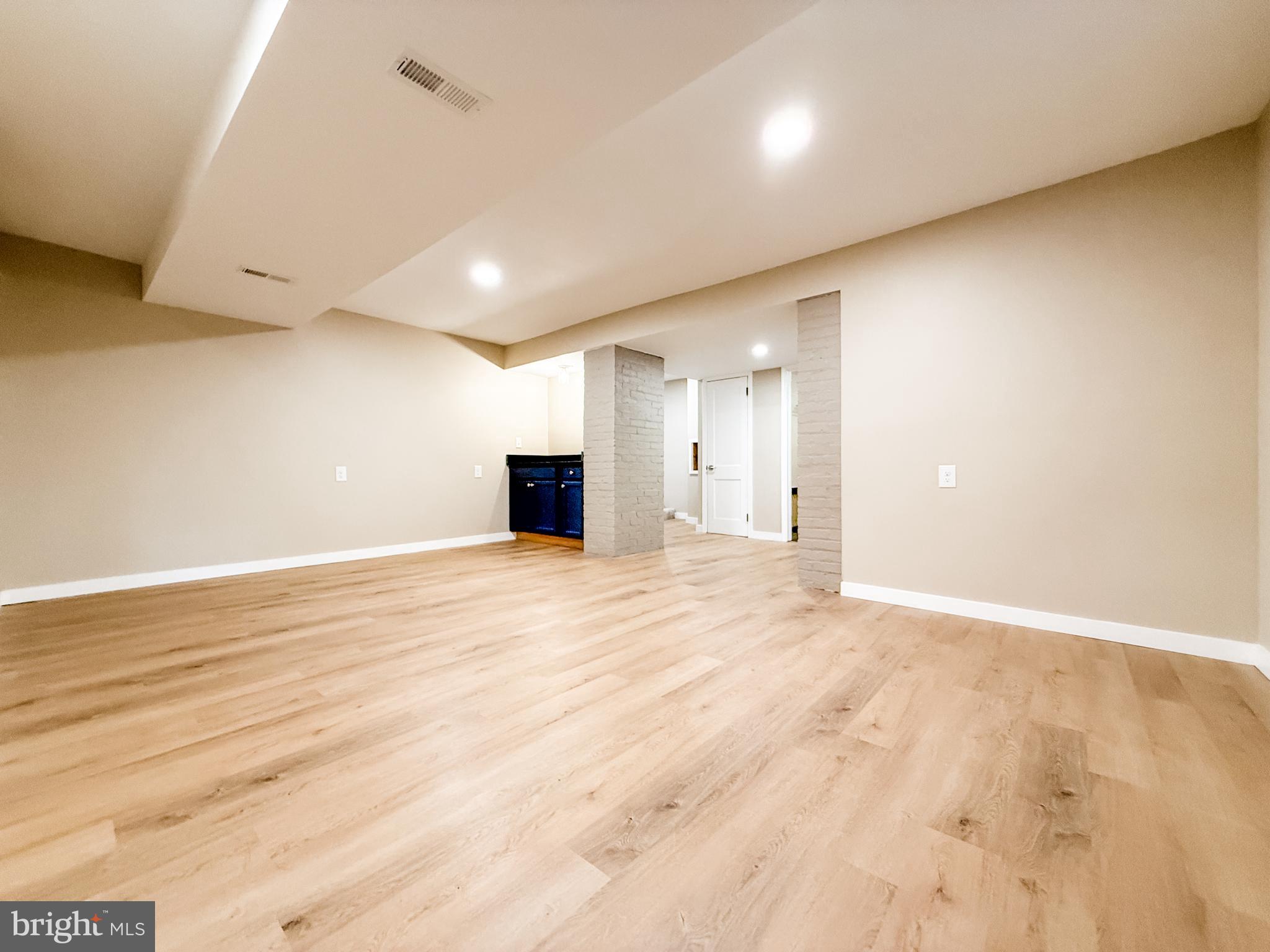 WEST SIDE - Residential
